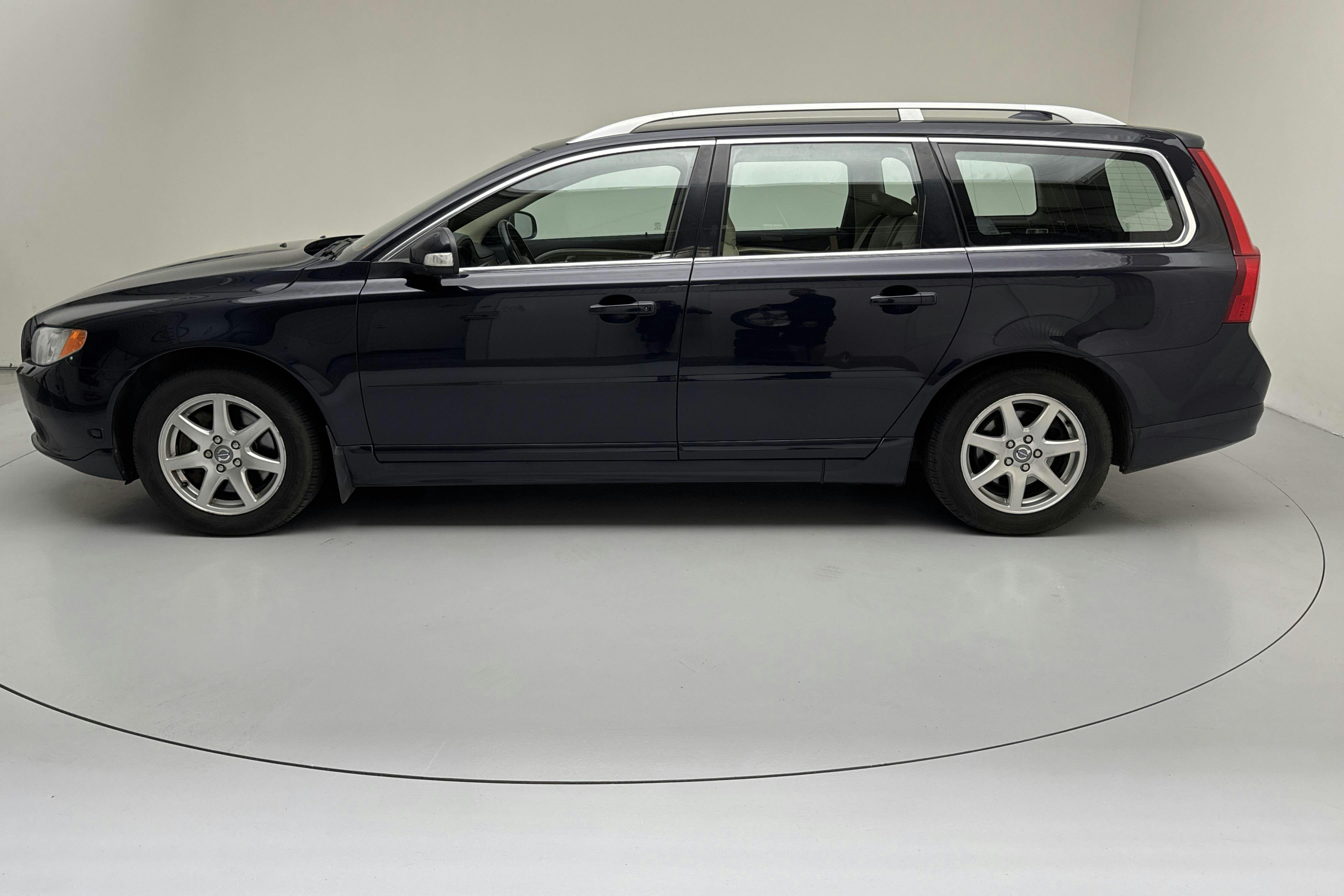 Volvo V70 II 2.5FT (200hk) - 18 687 mil - Automat - Dark Blue - 2009