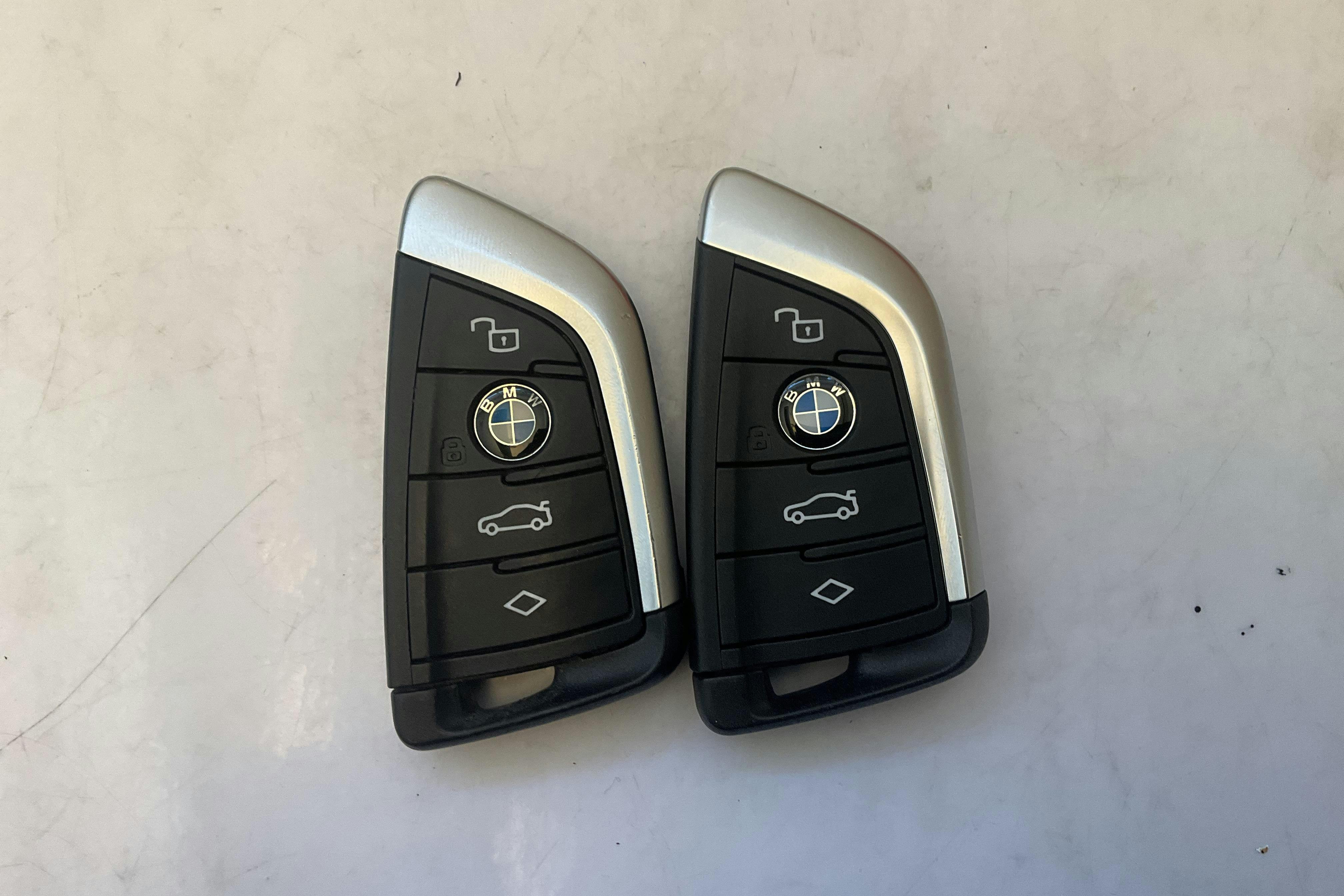 BMW 330e xDrive Touring, G21 (292hk) - 12 521 mil - Automat - grå - 2022