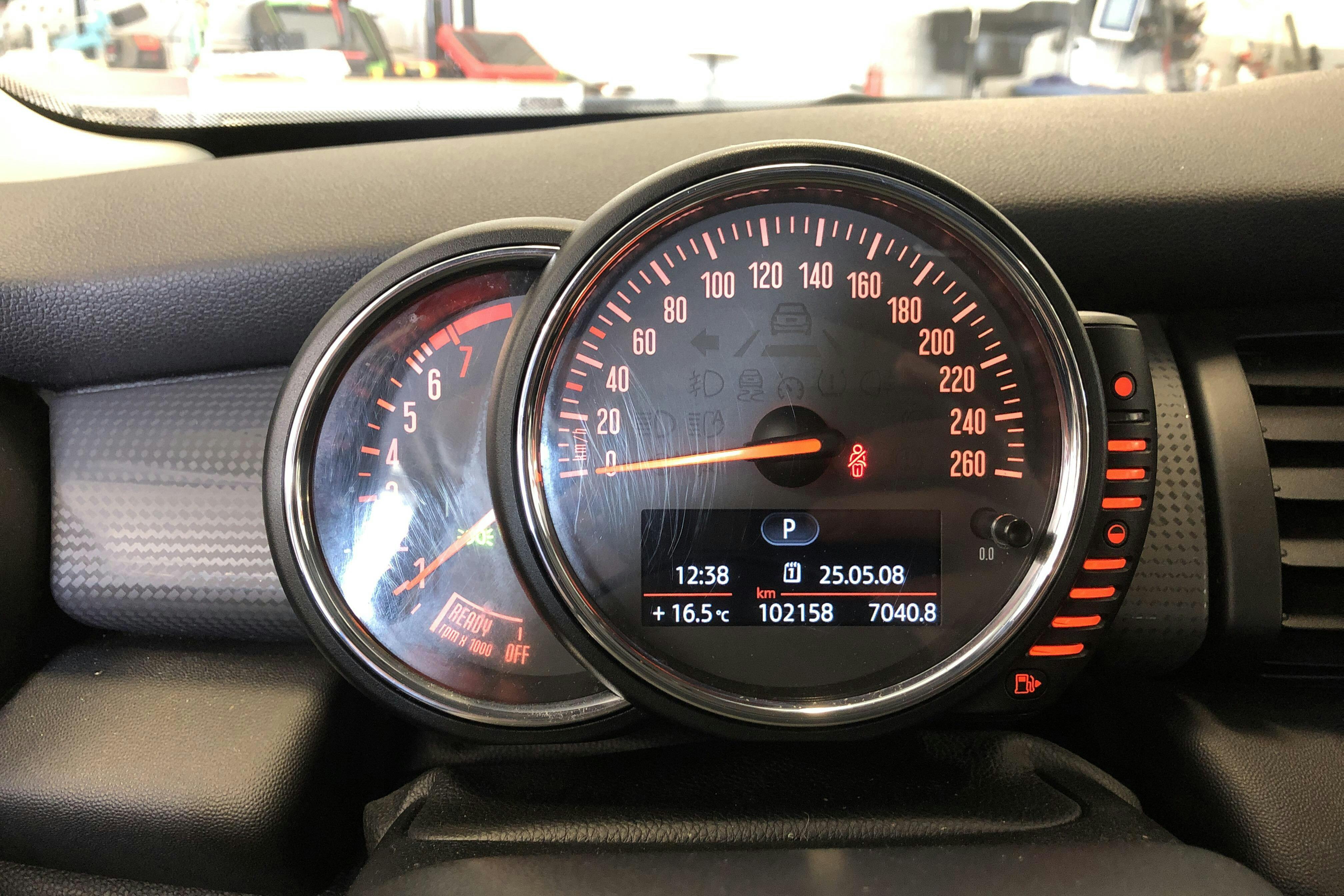 MINI One Hatch 5dr (102hk) - 10 215 mil - Automat - grön - 2016