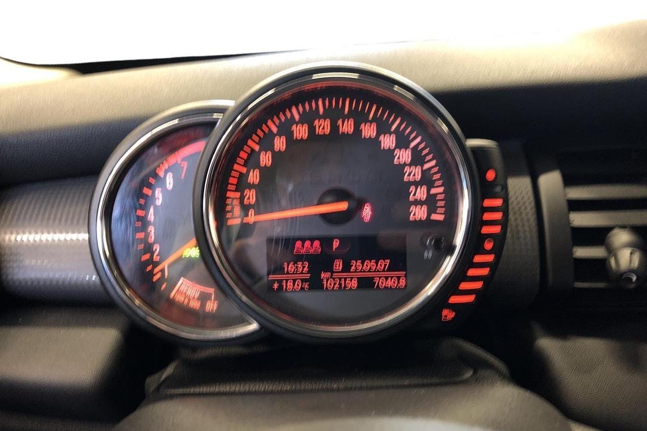 MINI One Hatch 5dr (102hk) - 10 215 mil - Automat - grön - 2016
