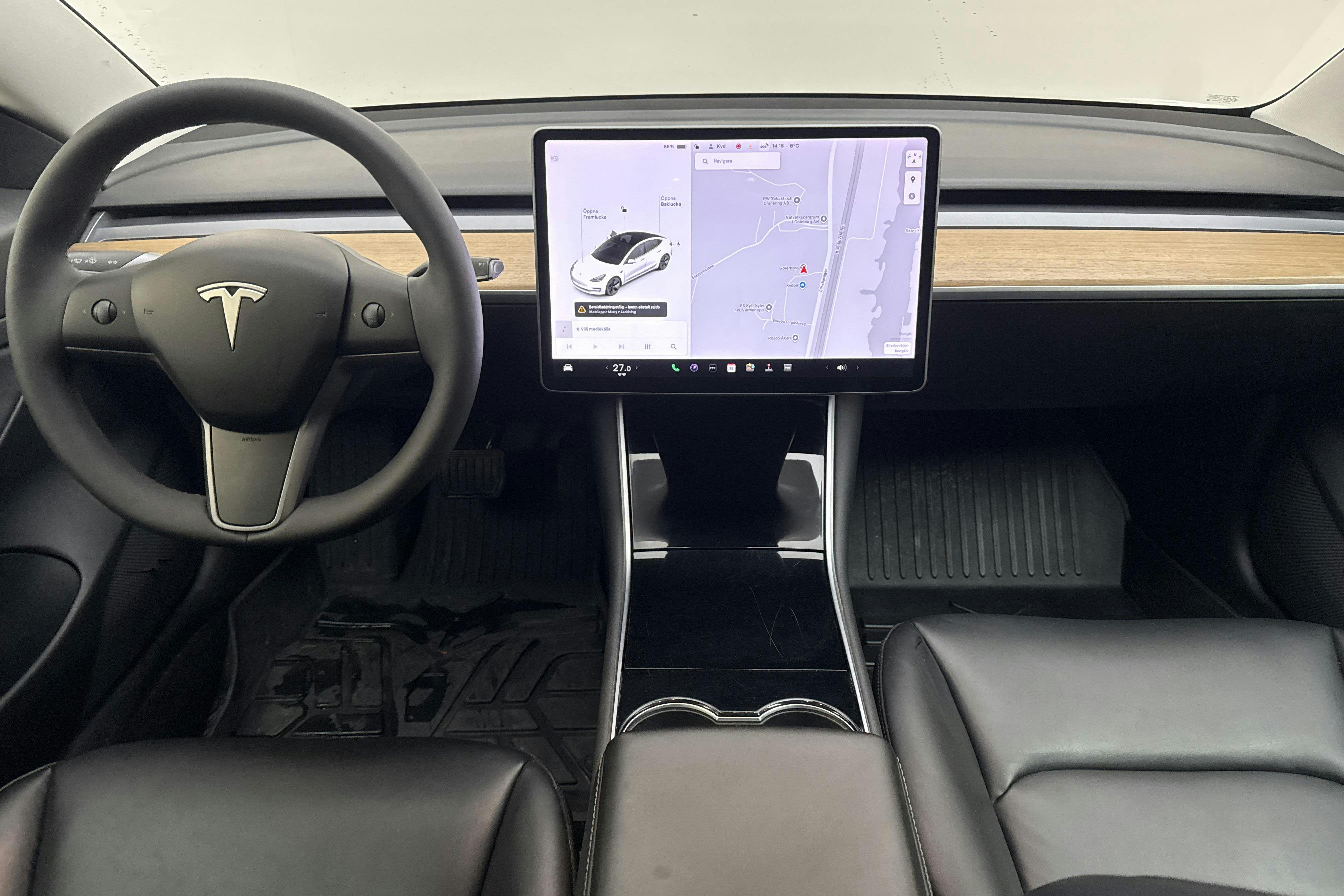 Tesla Model 3 Standard Range RWD - 17 404 mil - Automat - vit - 2020