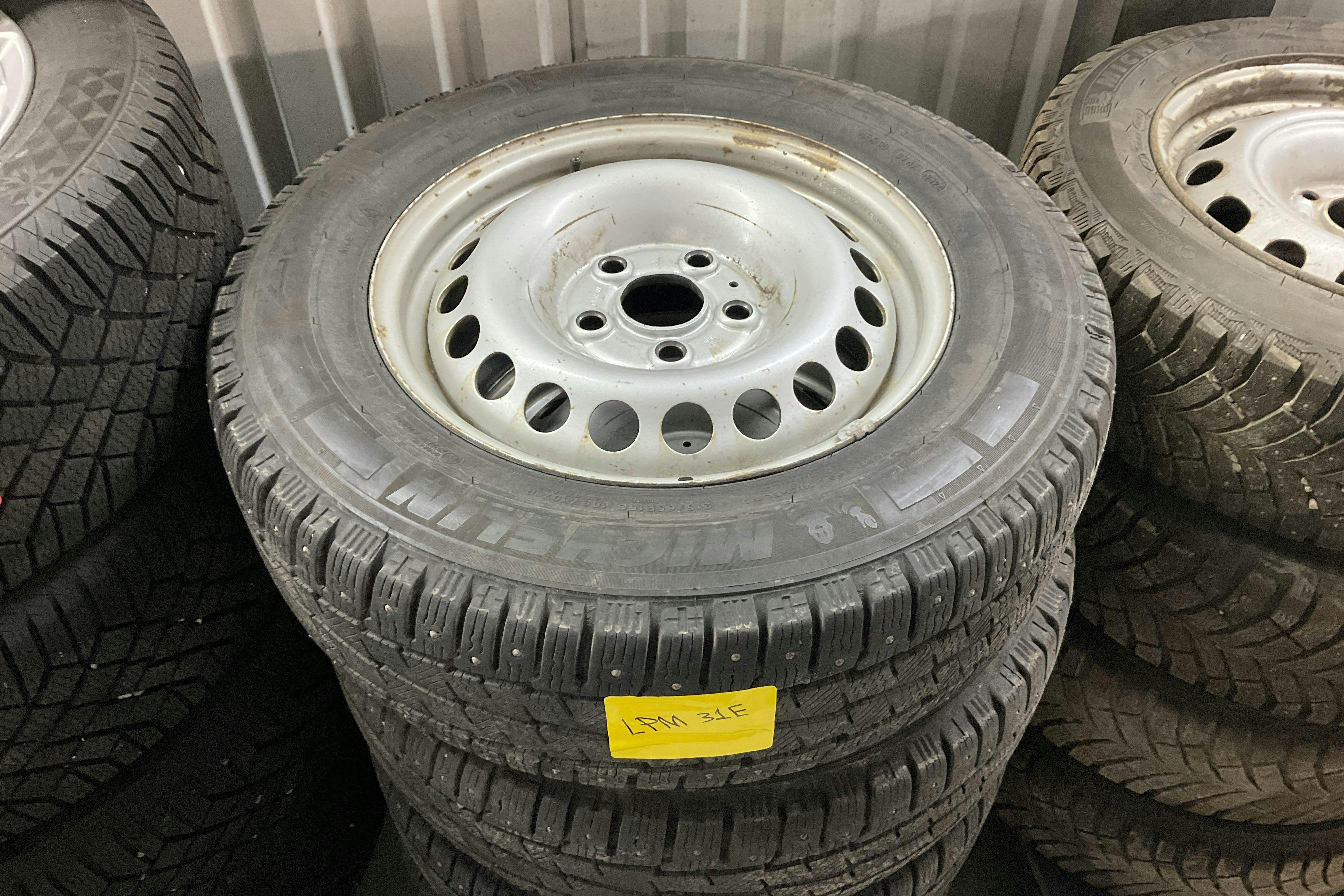VW Transporter T6 2.0 TDI BMT Skåp 4MOTION (150hk) - 16 118 mil - Manuell - vit - 2019