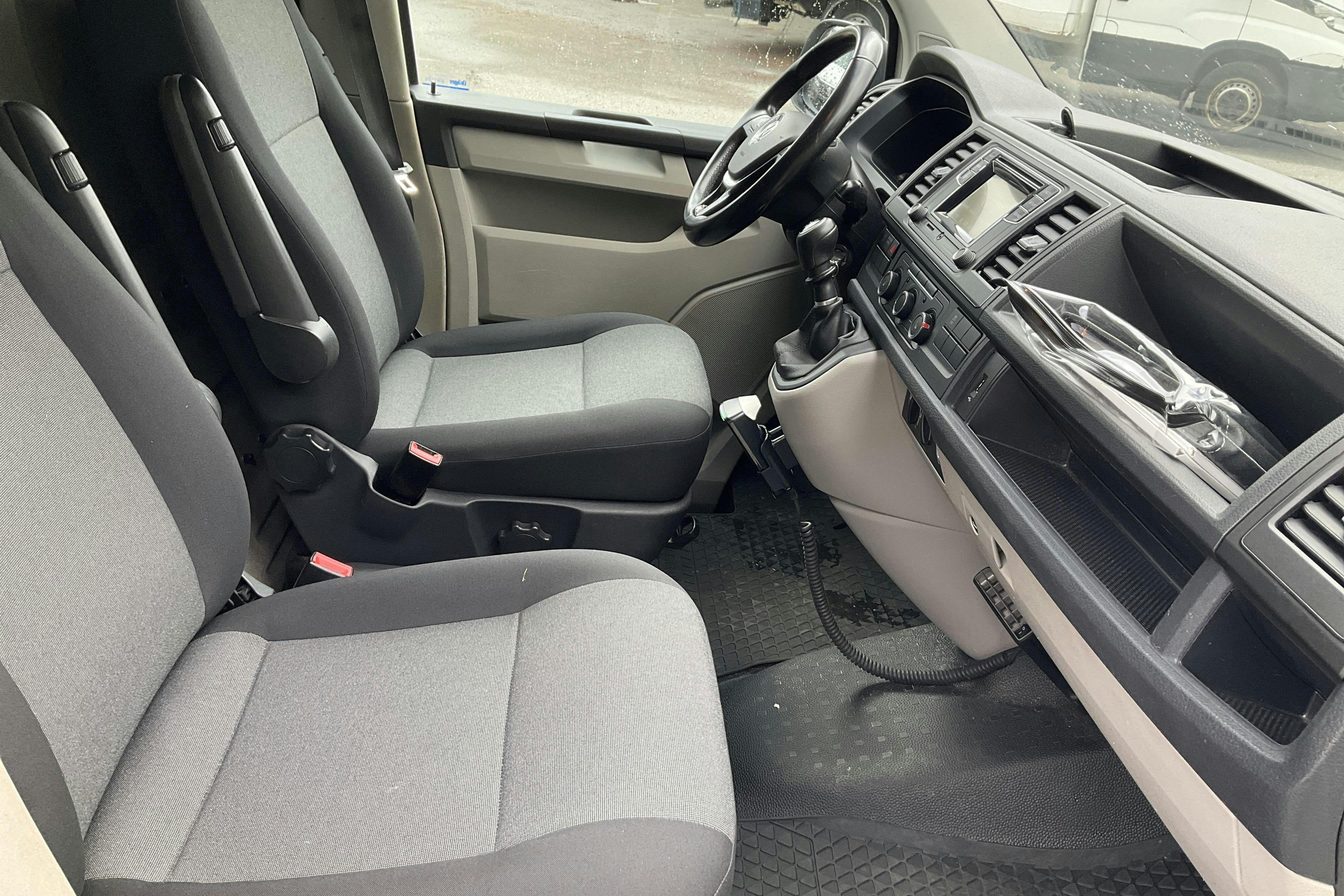 VW Transporter T6 2.0 TDI BMT Skåp 4MOTION (150hk) - 16 118 mil - Manuell - vit - 2019