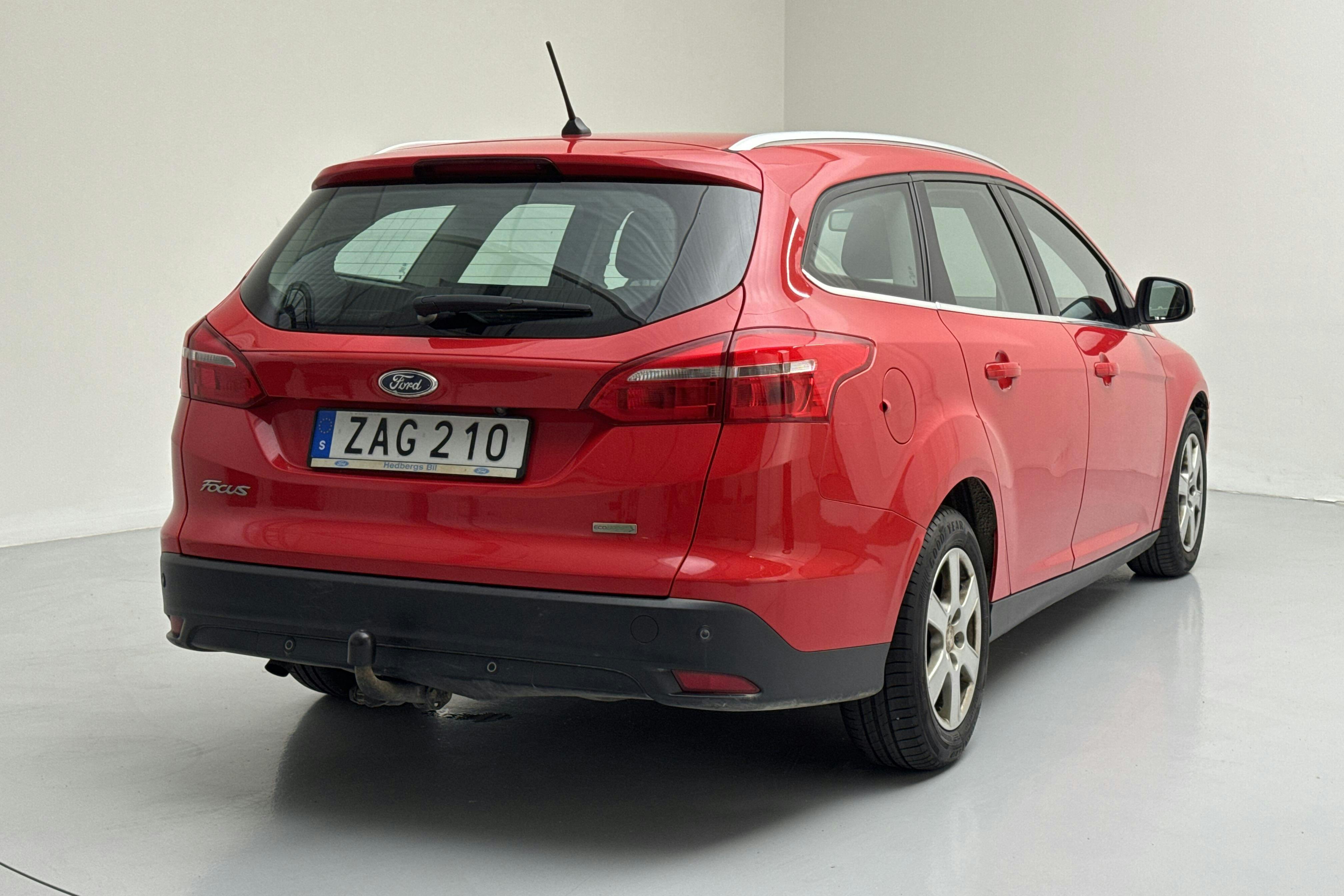 Ford Focus 1.0 EcoBoost Kombi (125hk) - 11 934 mil - Automat - röd - 2018