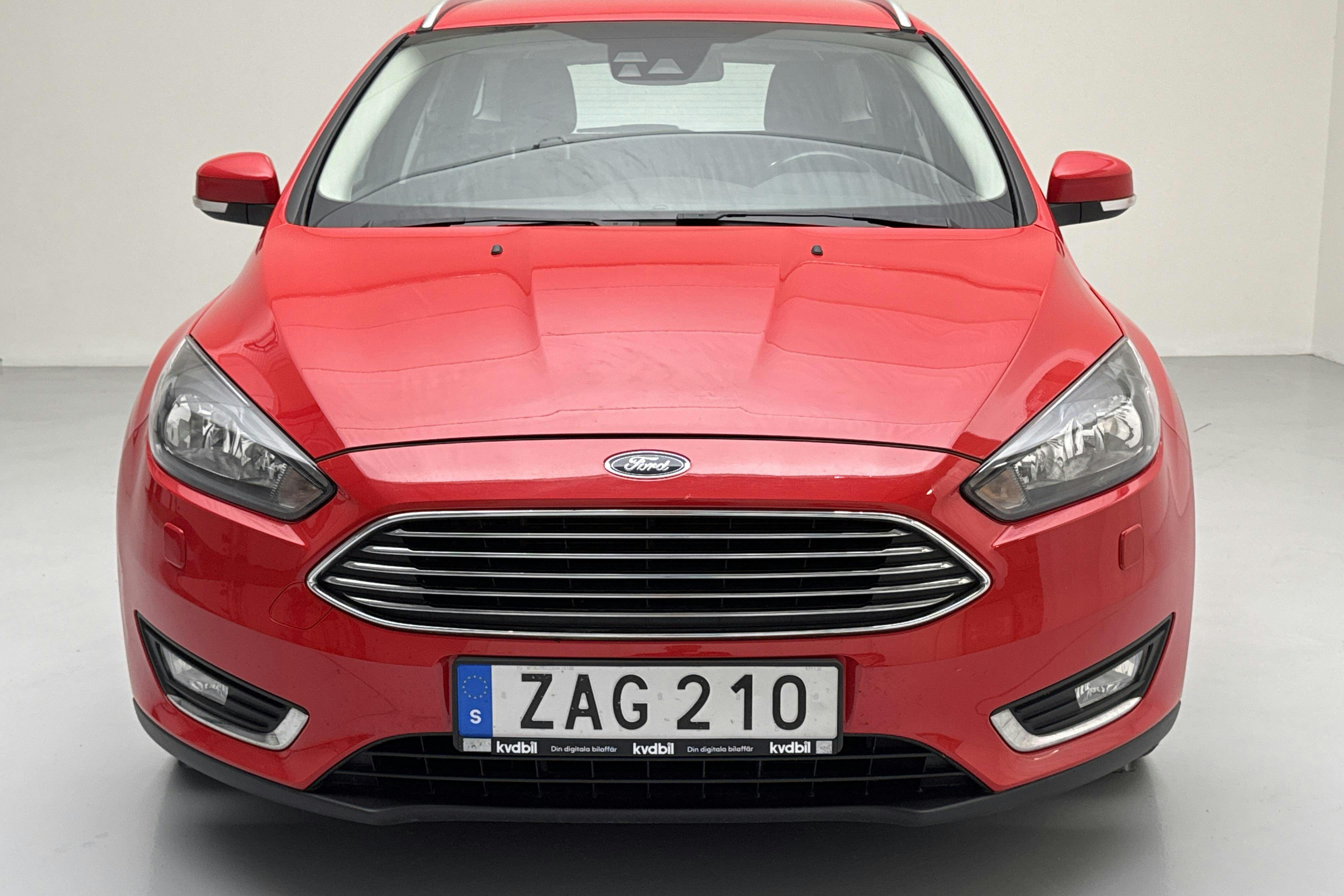 Ford Focus 1.0 EcoBoost Kombi (125hk) - 11 934 mil - Automat - röd - 2018