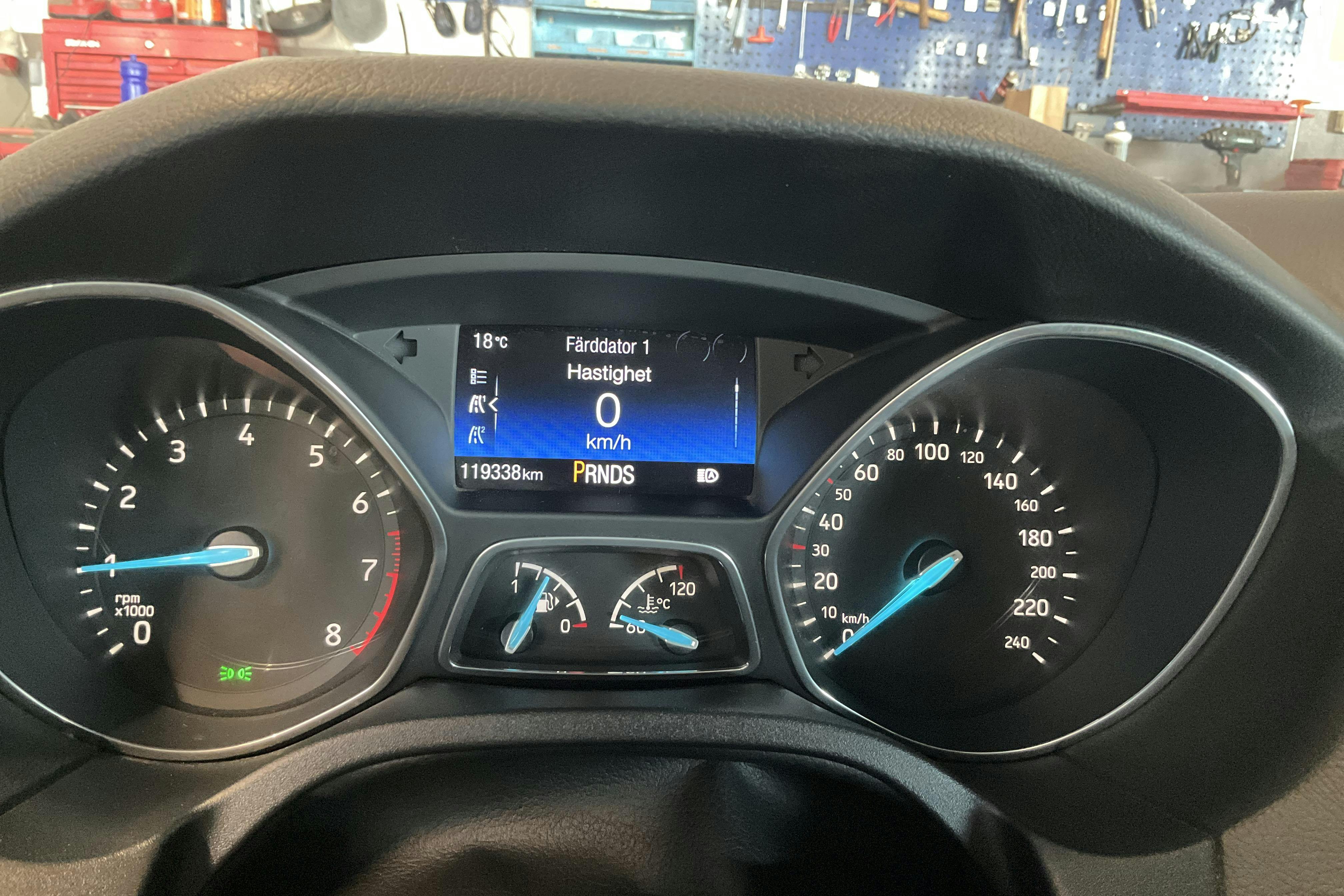 Ford Focus 1.0 EcoBoost Kombi (125hk) - 11 934 mil - Automat - röd - 2018