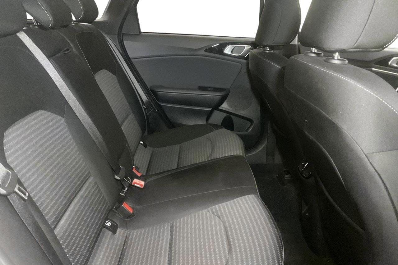 KIA Ceed 1.6 Plug-in Hybrid SW (141hk) - 3 328 mil - Automat - vit - 2022