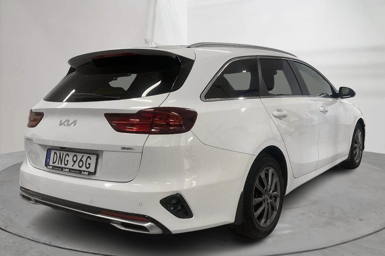 KIA Ceed 1.6 Plug-in Hybrid SW (141hk) - 3 328 mil - Automat - vit - 2022