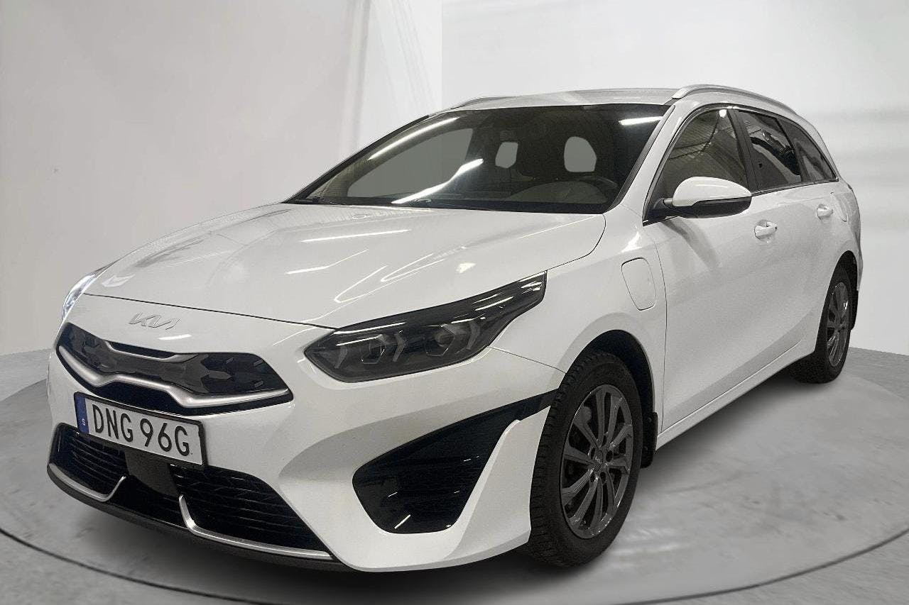 KIA Ceed 1.6 Plug-in Hybrid SW (141hk) - 3 328 mil - Automat - vit - 2022