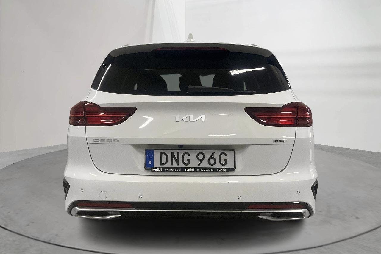 KIA Ceed 1.6 Plug-in Hybrid SW (141hk) - 3 328 mil - Automat - vit - 2022