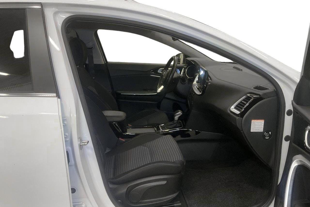 KIA Ceed 1.6 Plug-in Hybrid SW (141hk) - 3 328 mil - Automat - vit - 2022