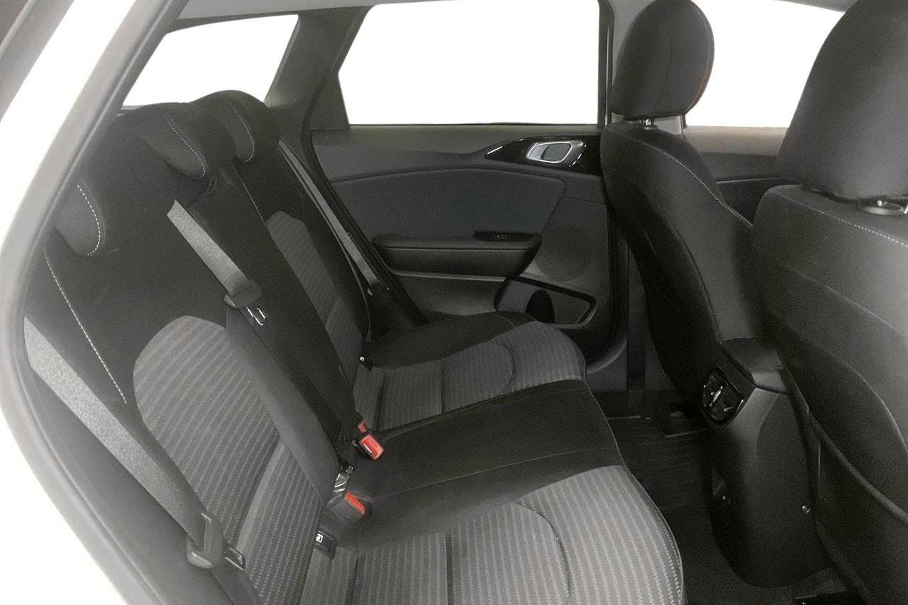 KIA Ceed 1.6 Plug-in Hybrid SW (141hk) - 3 194 mil - Automat - vit - 2022