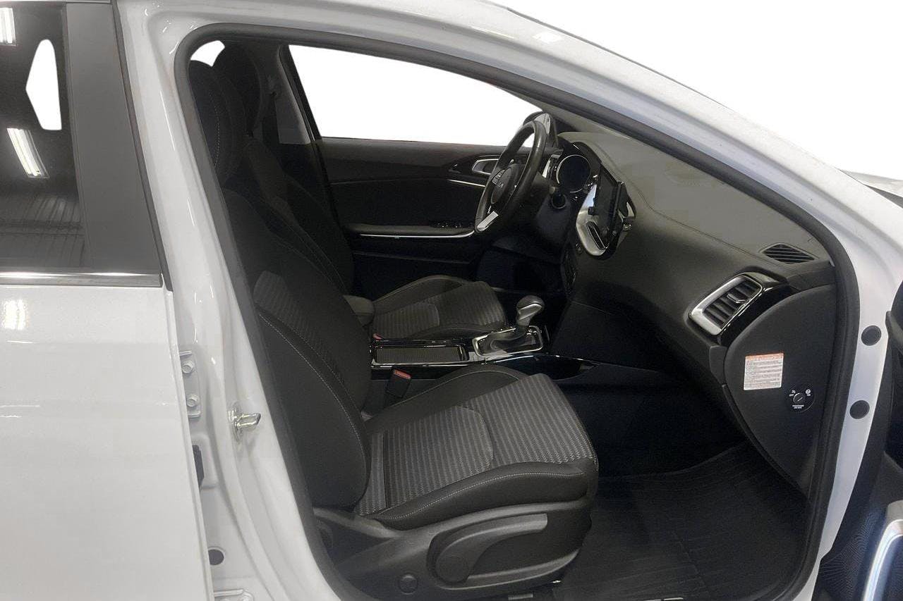 KIA Ceed 1.6 Plug-in Hybrid SW (141hk) - 3 194 mil - Automat - vit - 2022