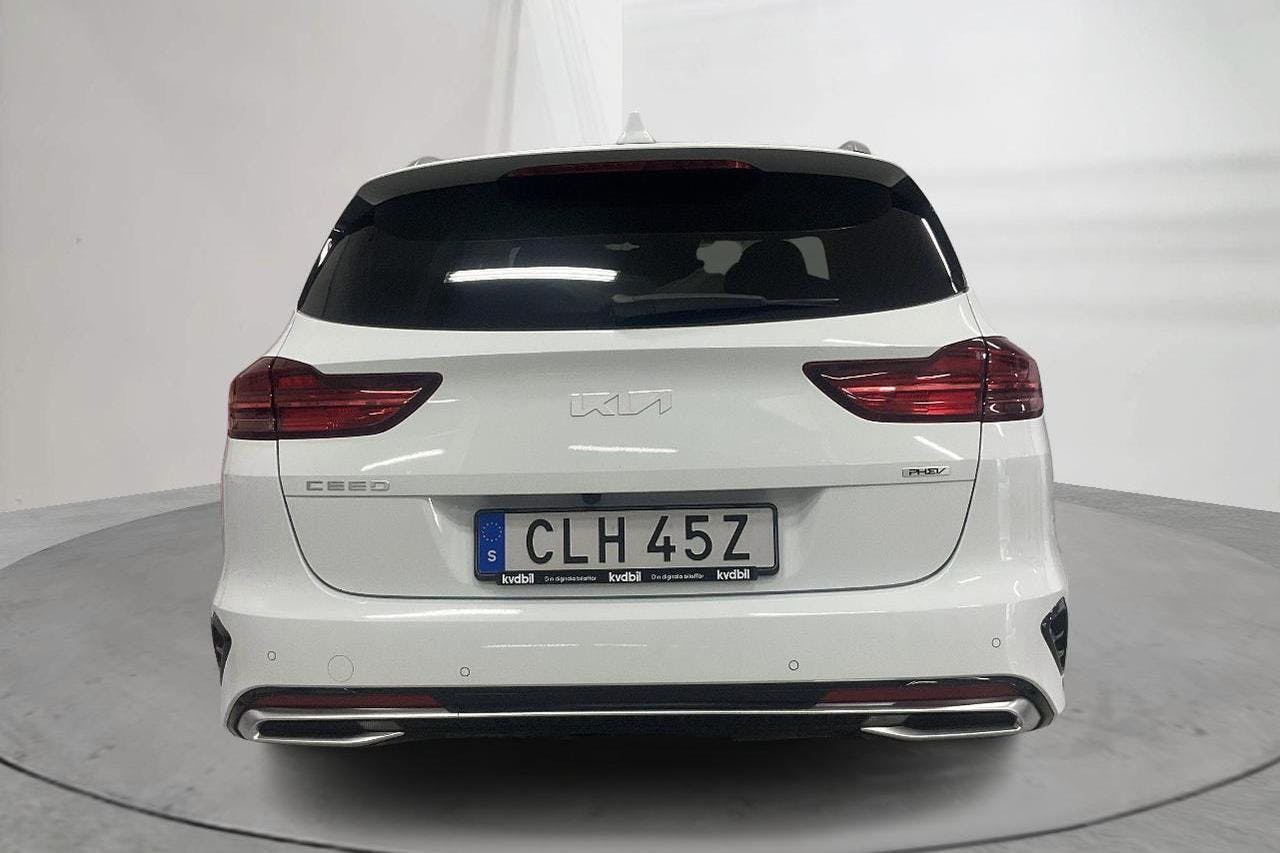 KIA Ceed 1.6 Plug-in Hybrid SW (141hk) - 3 194 mil - Automat - vit - 2022
