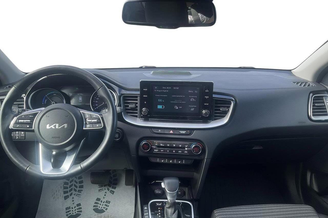 KIA Ceed 1.6 Plug-in Hybrid SW (141hk) - 3 194 mil - Automat - vit - 2022
