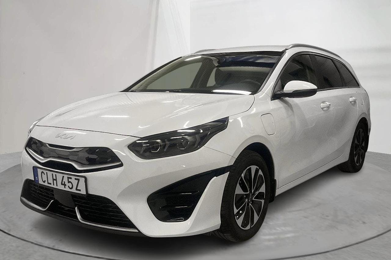 KIA Ceed 1.6 Plug-in Hybrid SW (141hk) - 3 194 mil - Automat - vit - 2022