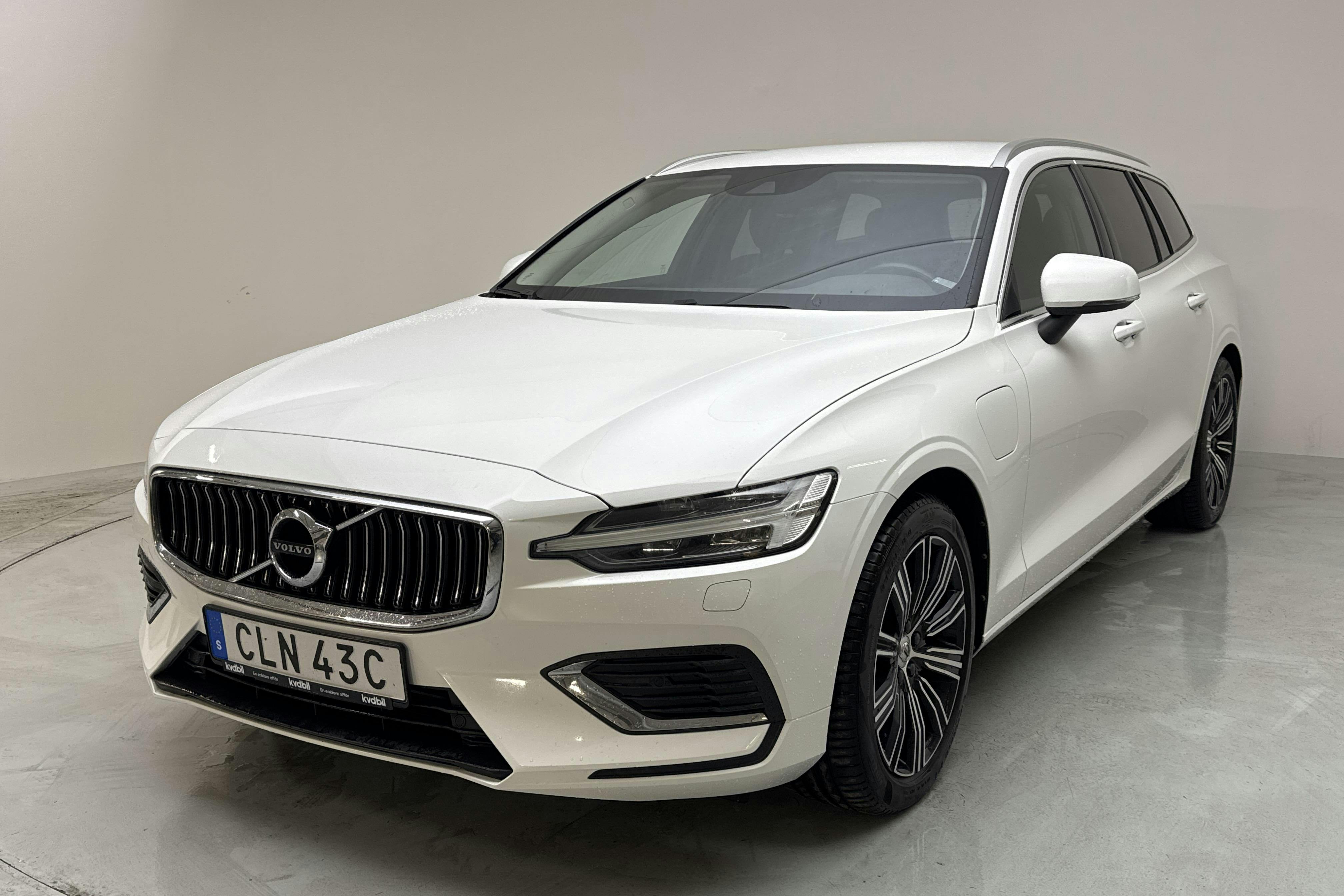 Volvo V60 T6 AWD Recharge (350hk) - 151 770 km - Automatic - white - 2022