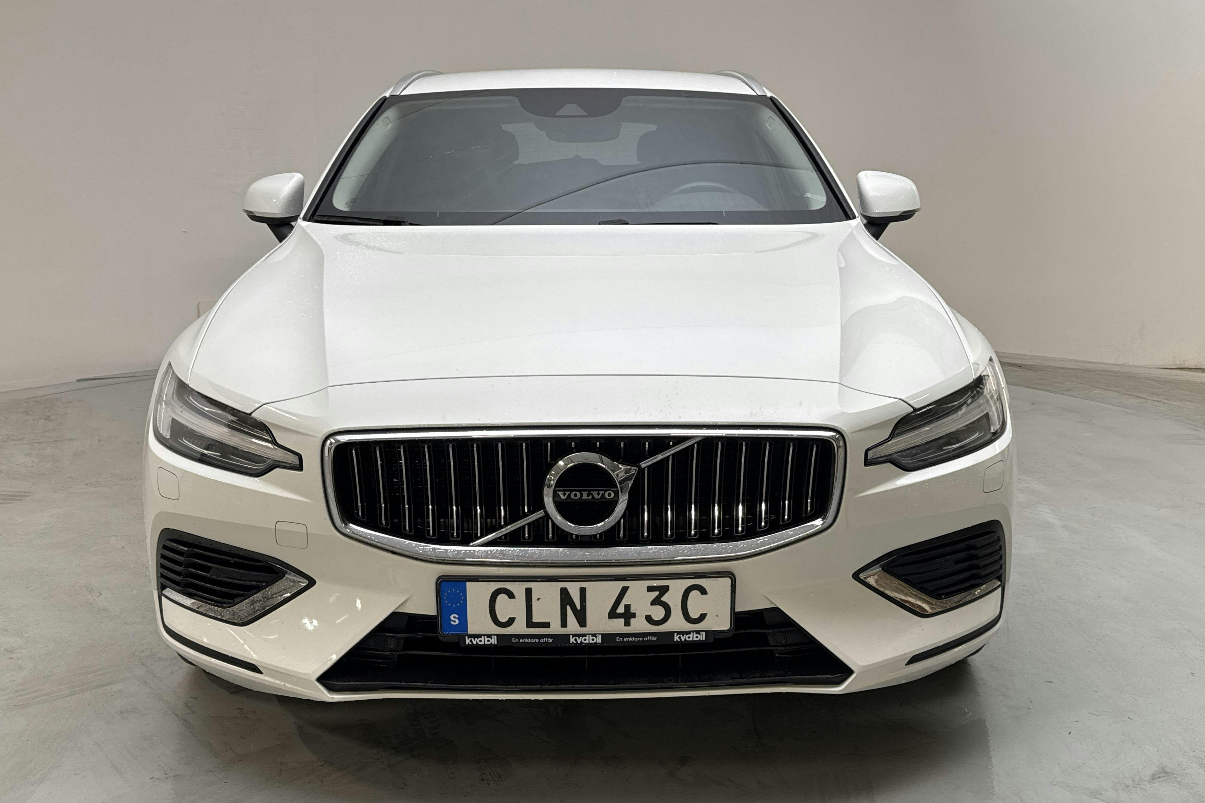 Volvo V60 T6 AWD Recharge (350hk) - 151 770 km - Automatic - white - 2022