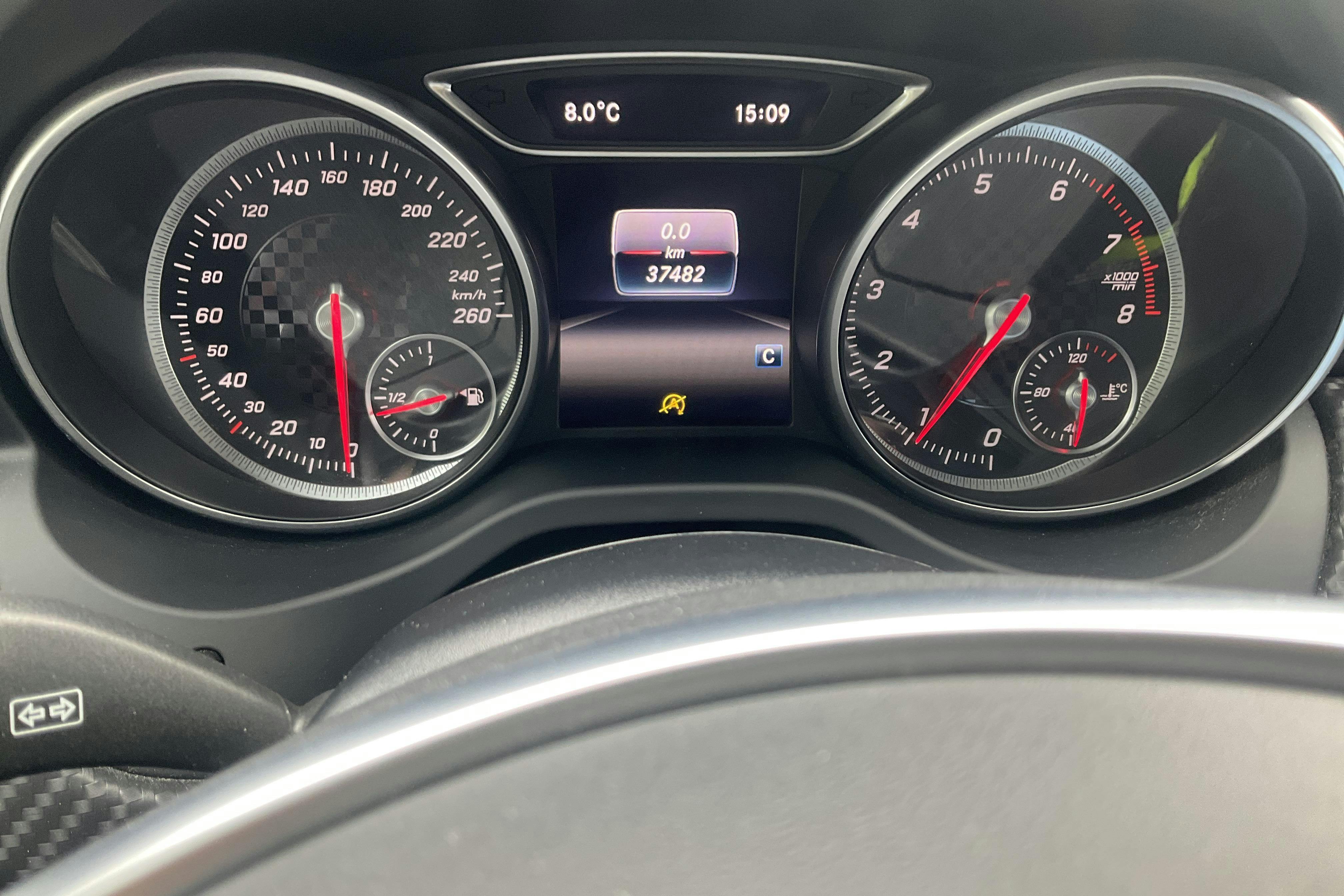 Mercedes A 200 5dr W176 (156hk) - 3 748 mil - Manuell - röd - 2017