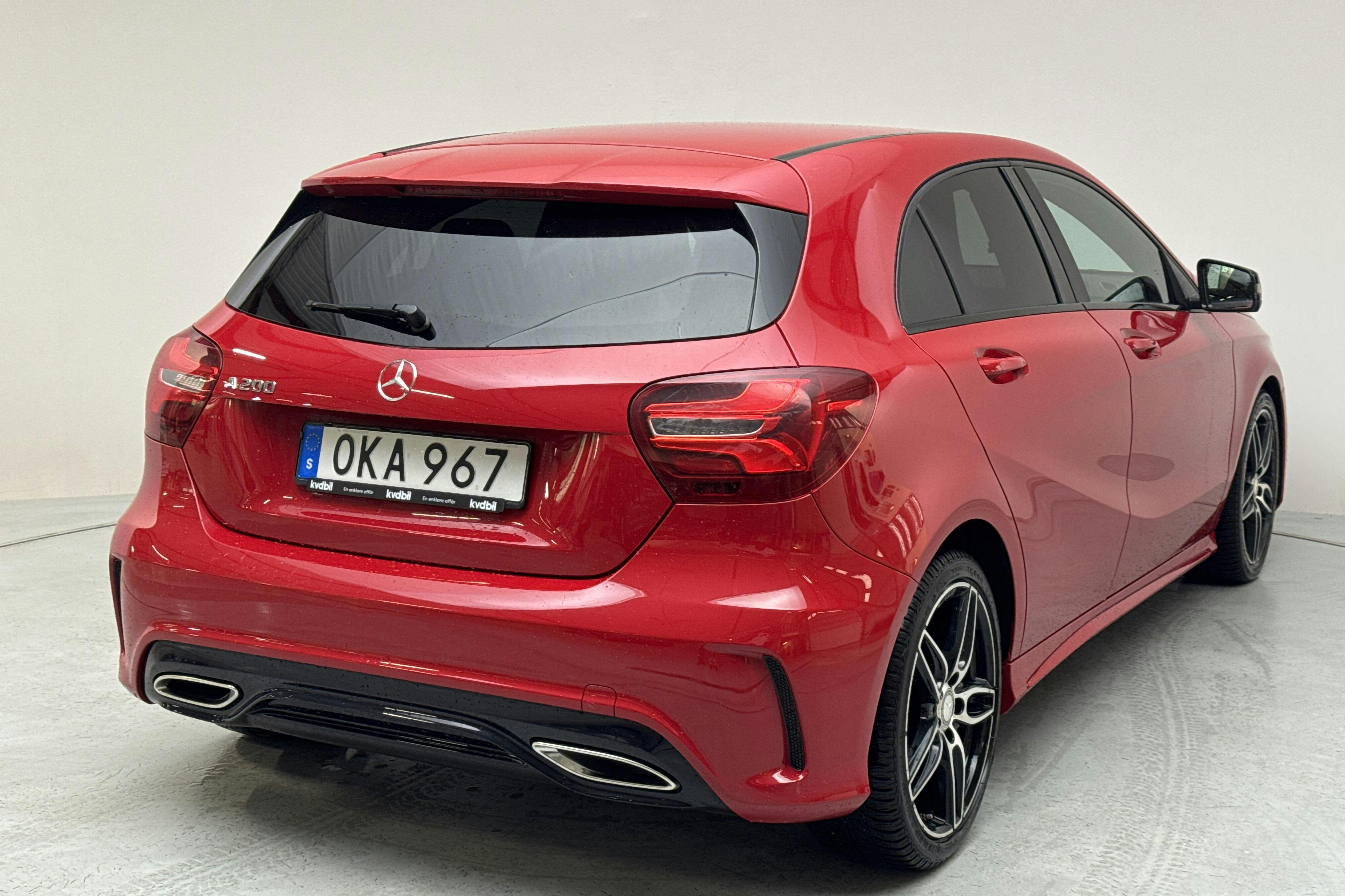 Mercedes A 200 5dr W176 (156hk) - 3 748 mil - Manuell - röd - 2017