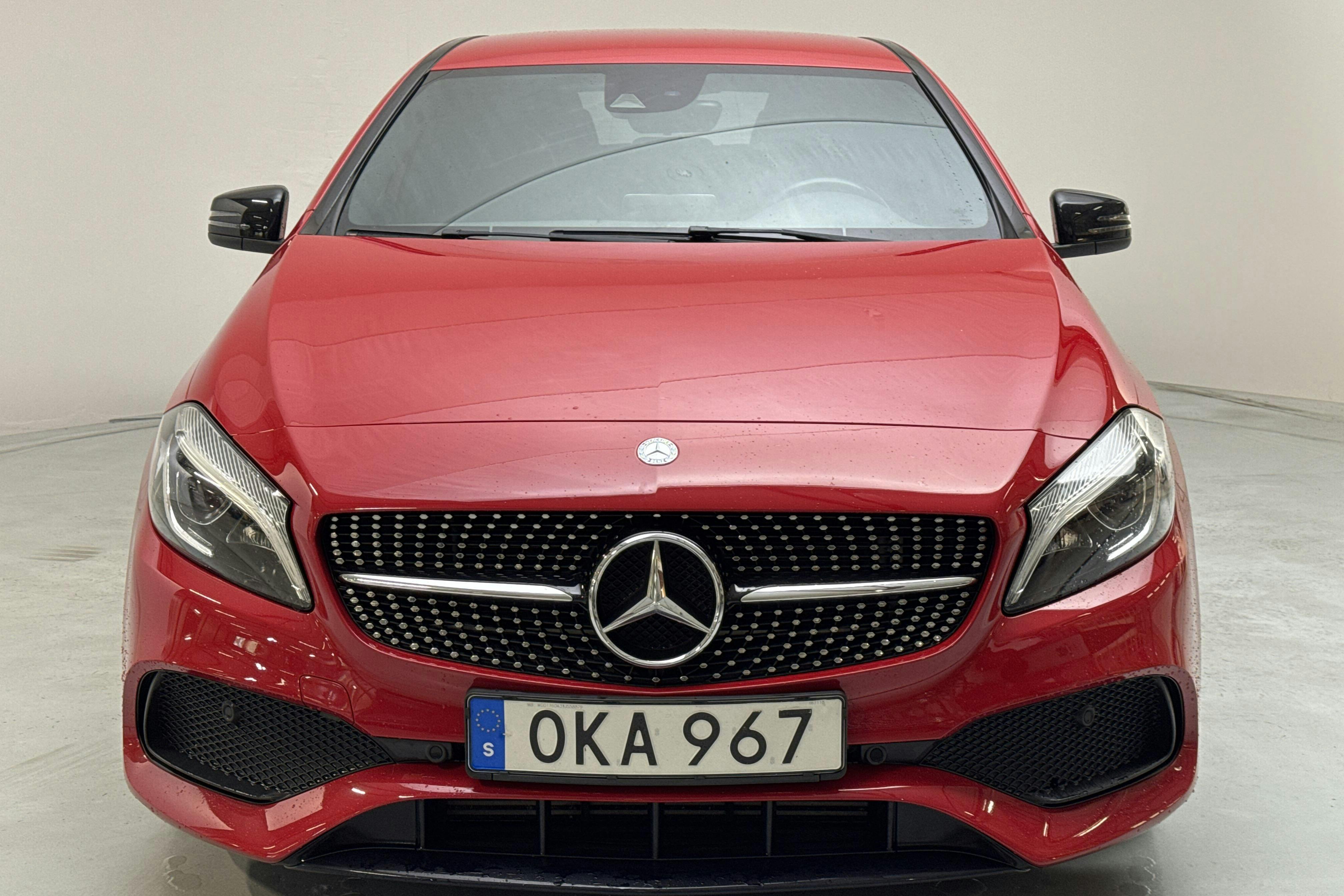 Mercedes A 200 5dr W176 (156hk) - 3 748 mil - Manuell - röd - 2017