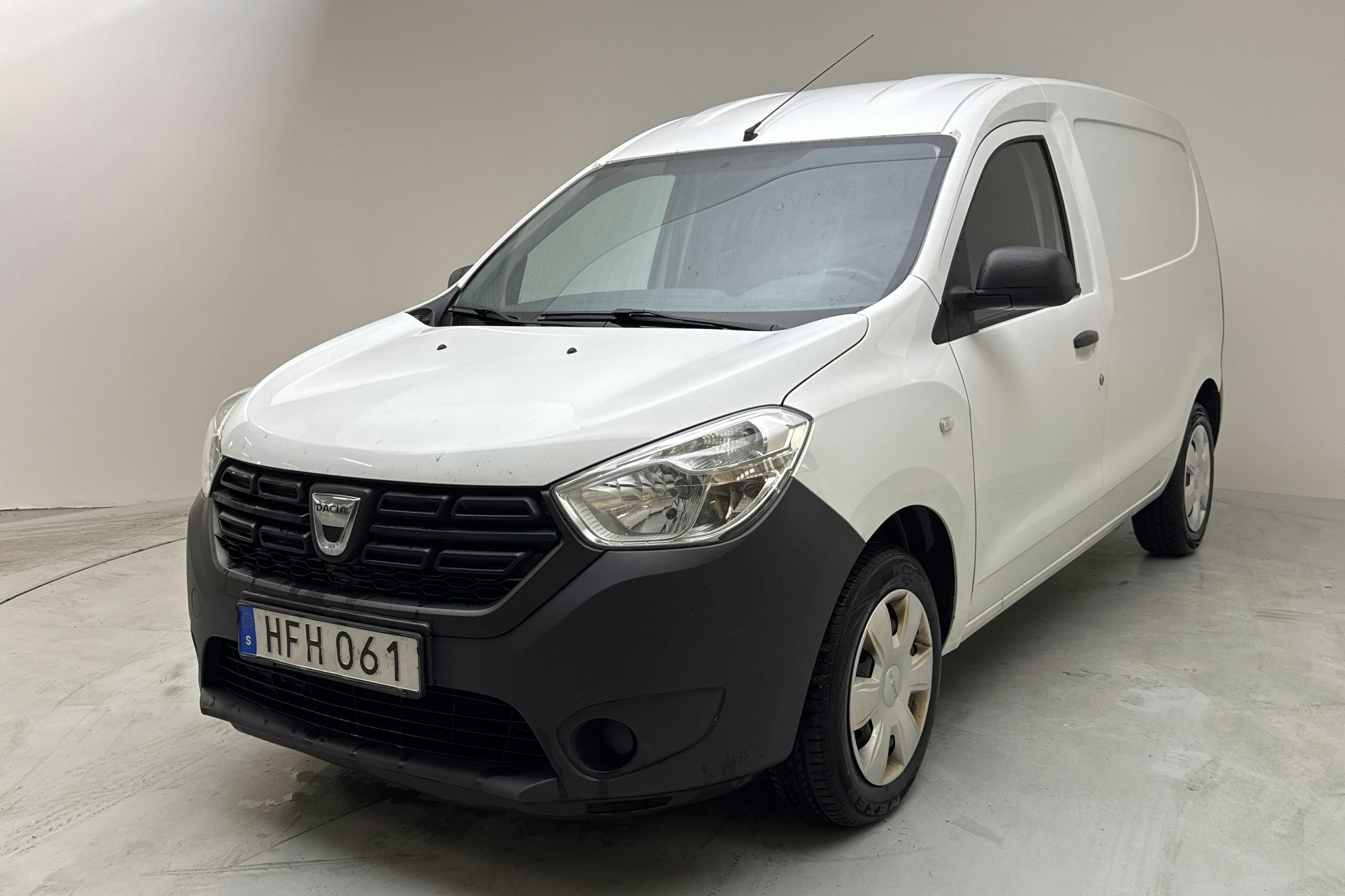 Presentationsfoto 1 av 12: Dacia Dokker Van 1.6 SCe (100hk) - 16 712 mil - Manuell - vit - 2018