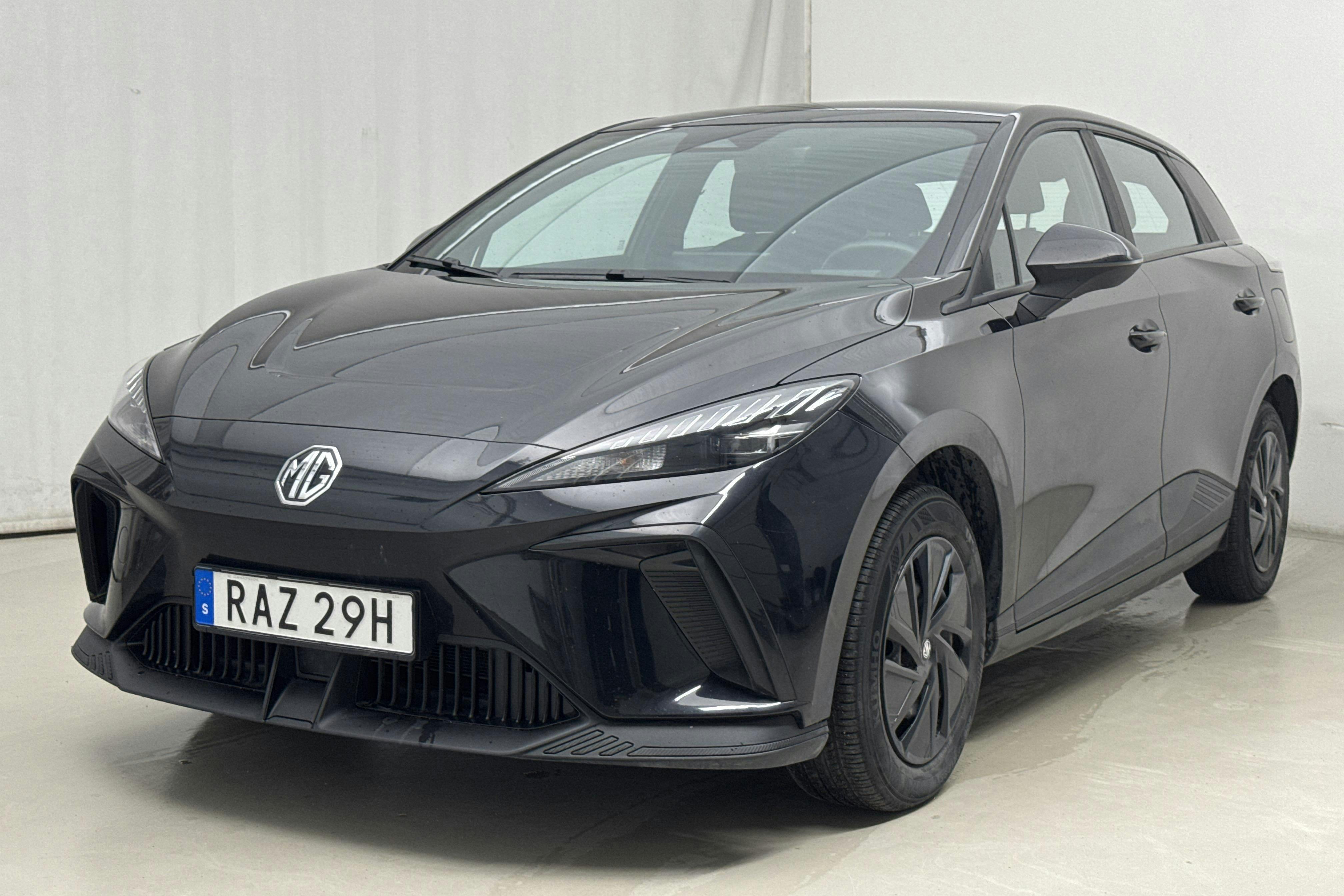 MG MG4 51kWh (170hk) - 5 085 mil - Automat - svart - 2023