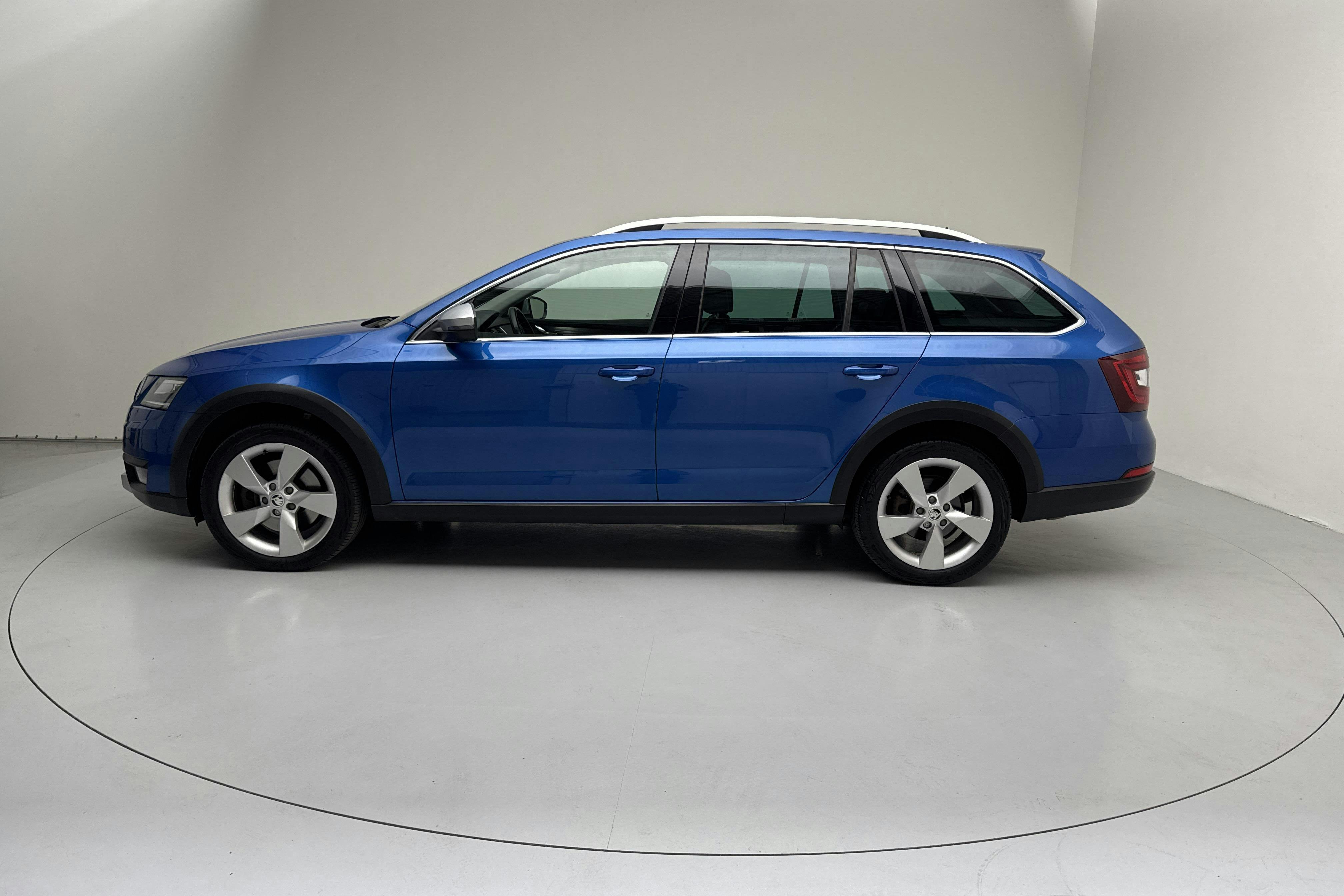 Skoda Octavia III 1.8 TSI Combi 4x4 (180hk) - 12 916 mil - Automat - blå - 2018