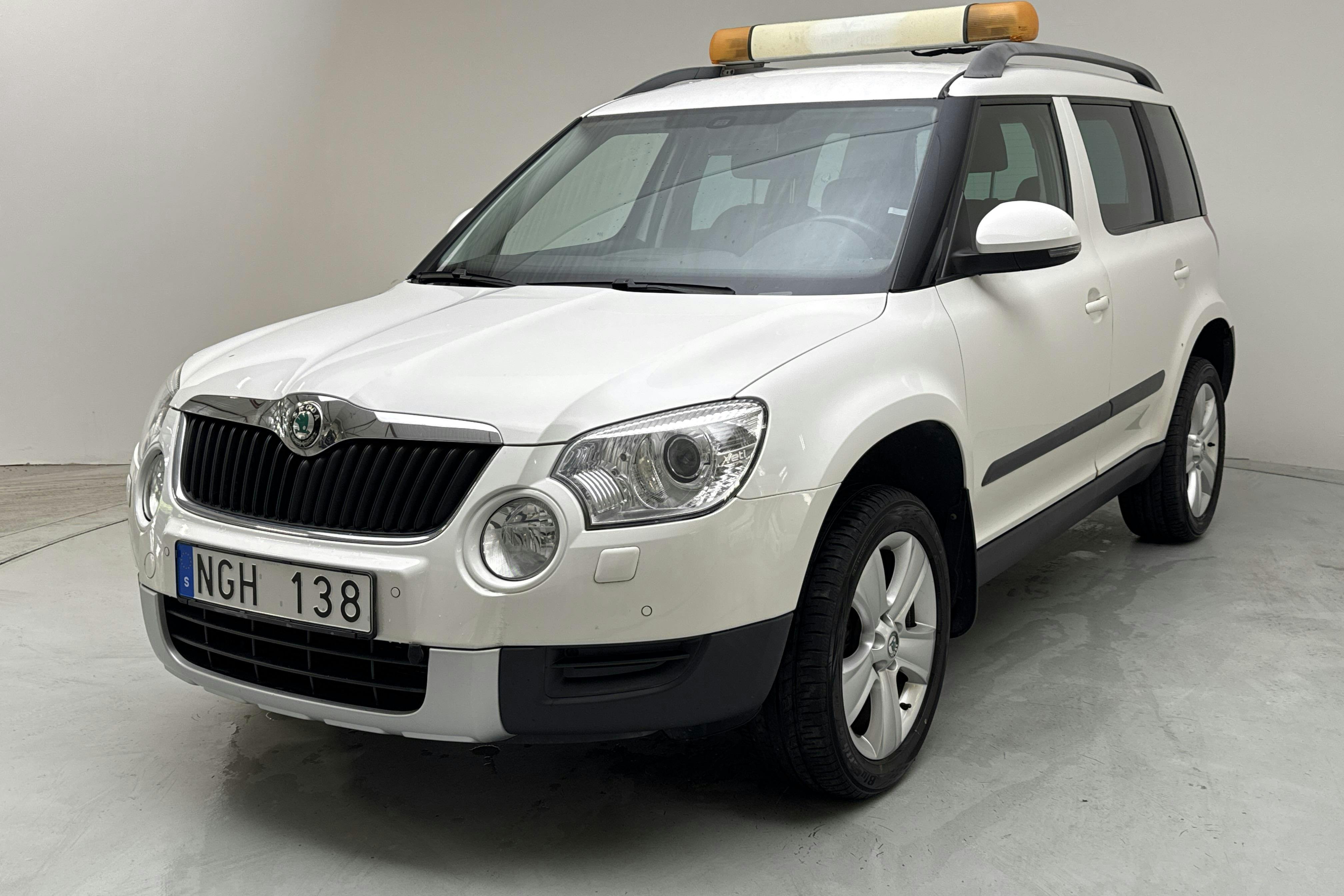 Skoda Yeti 2.0 TDI CR 4X4 (140hk) - 10 047 mil - Automat - vit - 2013