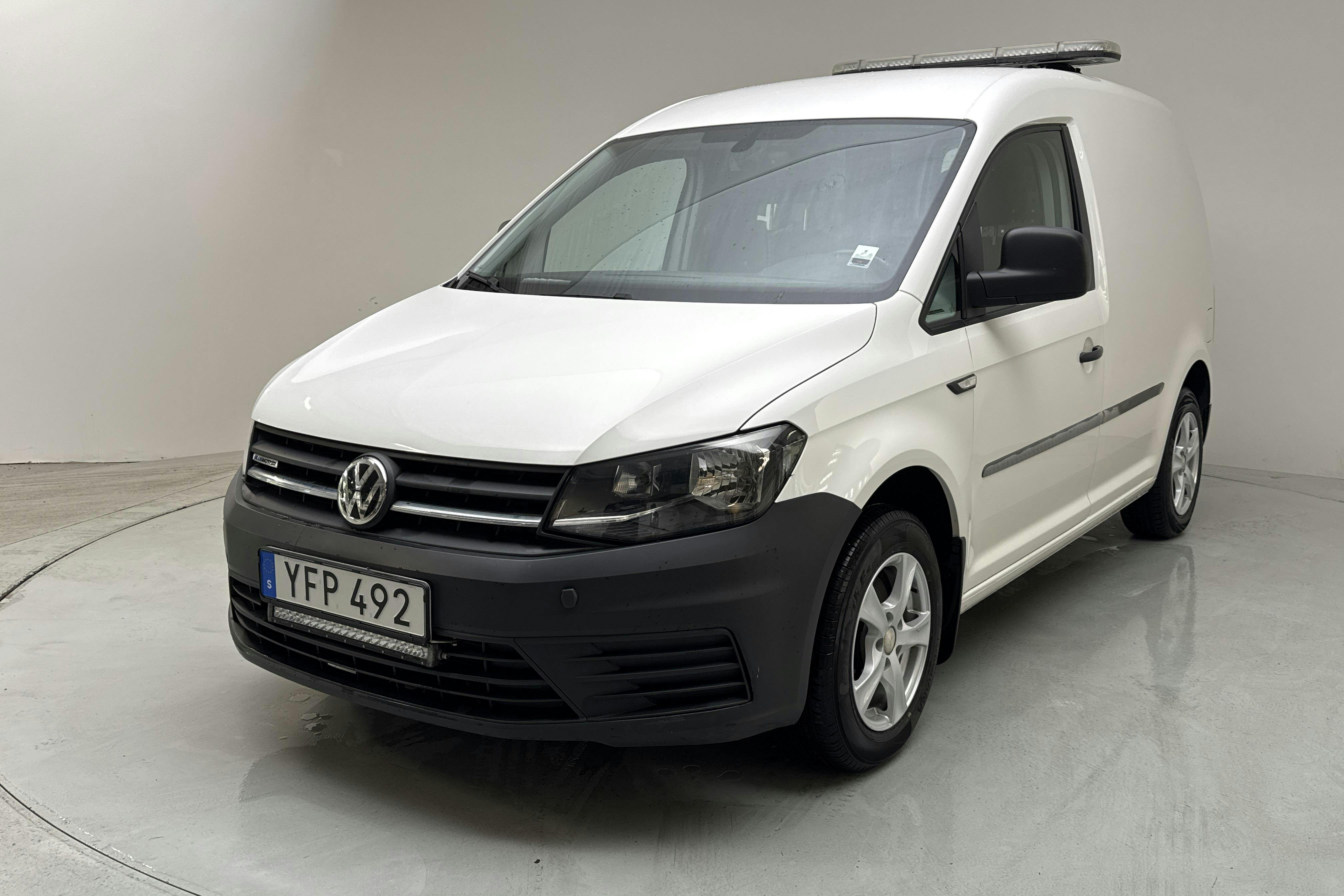 Presentationsfoto 1 av 11: VW Caddy 1.4 TGI Skåp (110hk) - 7 309 mil - Manuell - vit - 2017