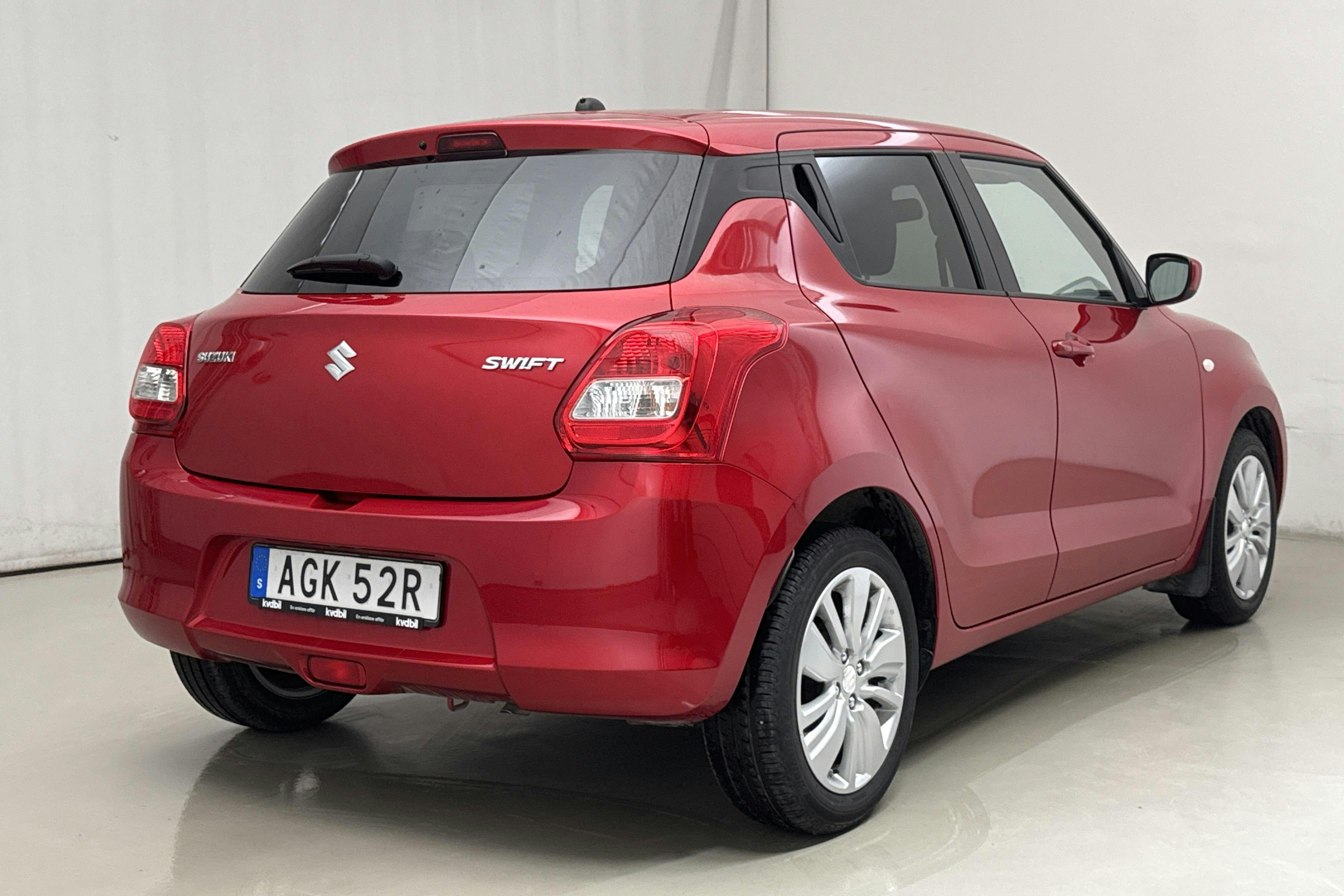 Suzuki Swift 1.2 5dr (90hk) - 3 597 mil - Manuell - röd - 2019