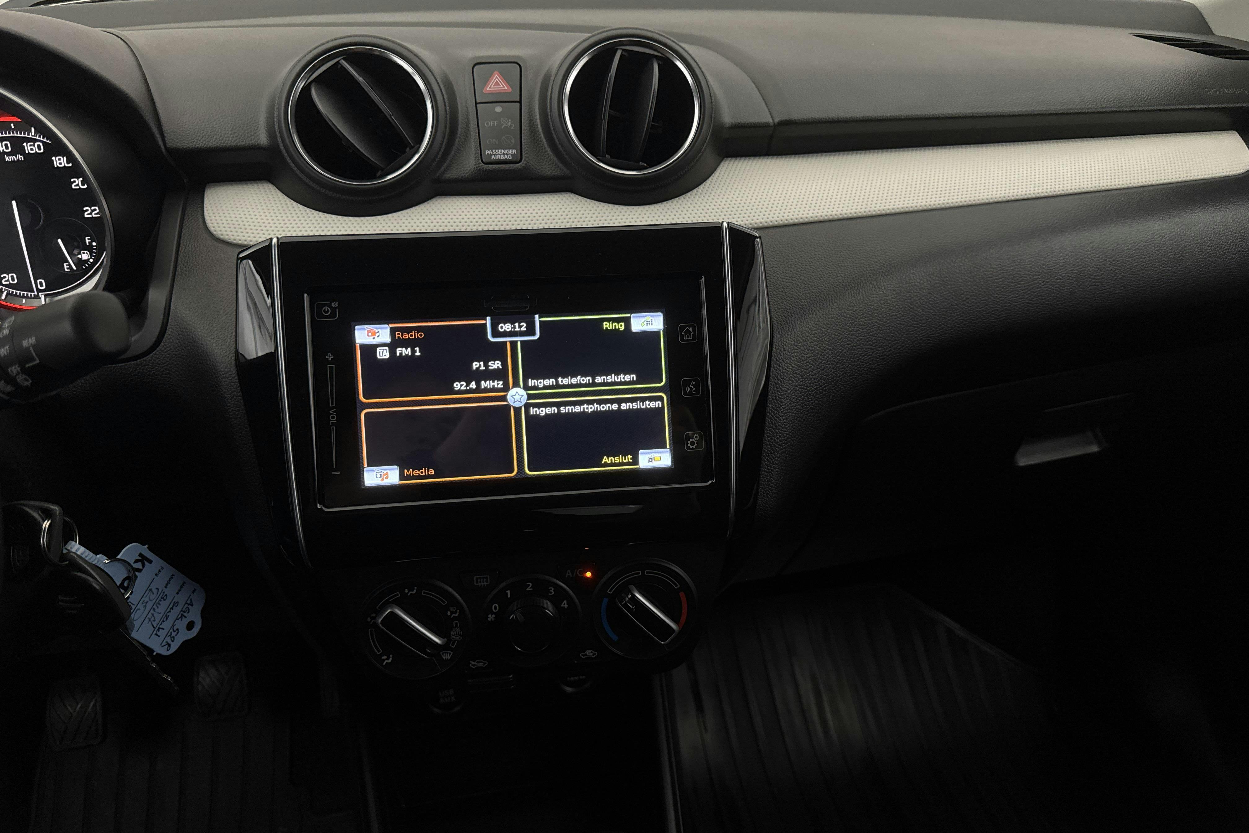 Suzuki Swift 1.2 5dr (90hk) - 3 597 mil - Manuell - röd - 2019