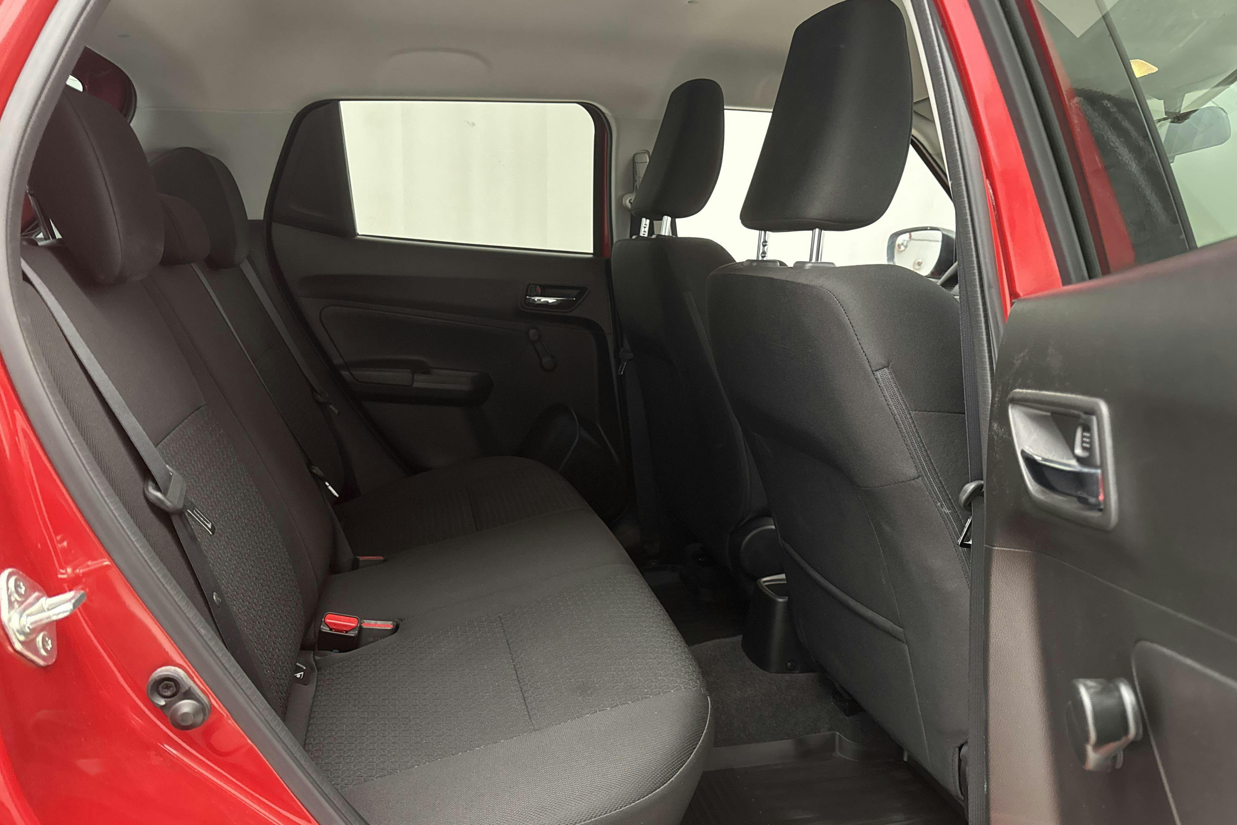 Suzuki Swift 1.2 5dr (90hk) - 3 597 mil - Manuell - röd - 2019
