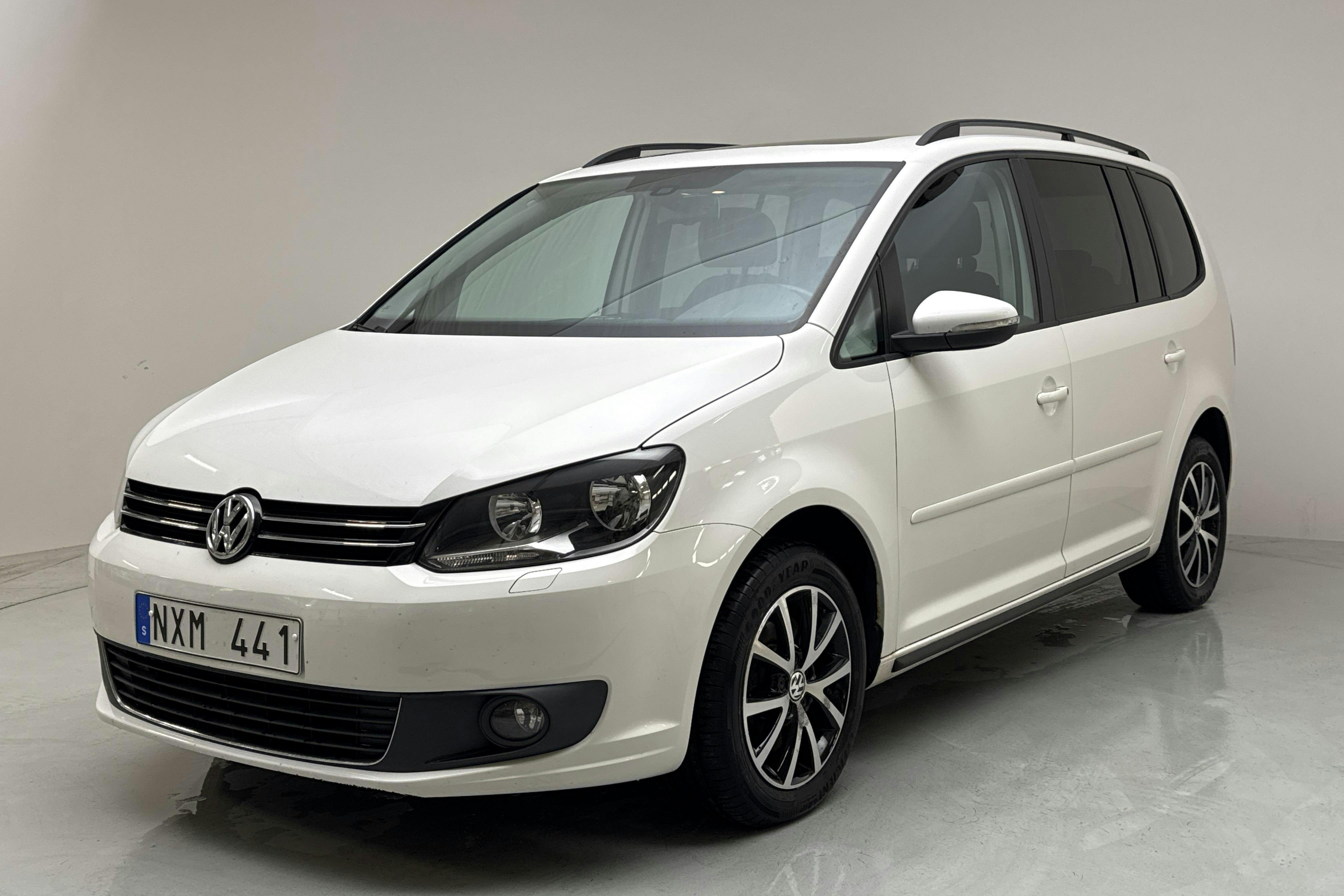 VW Touran 1.4 TSI (140hk) - 16 448 mil - Manuell - vit - 2014