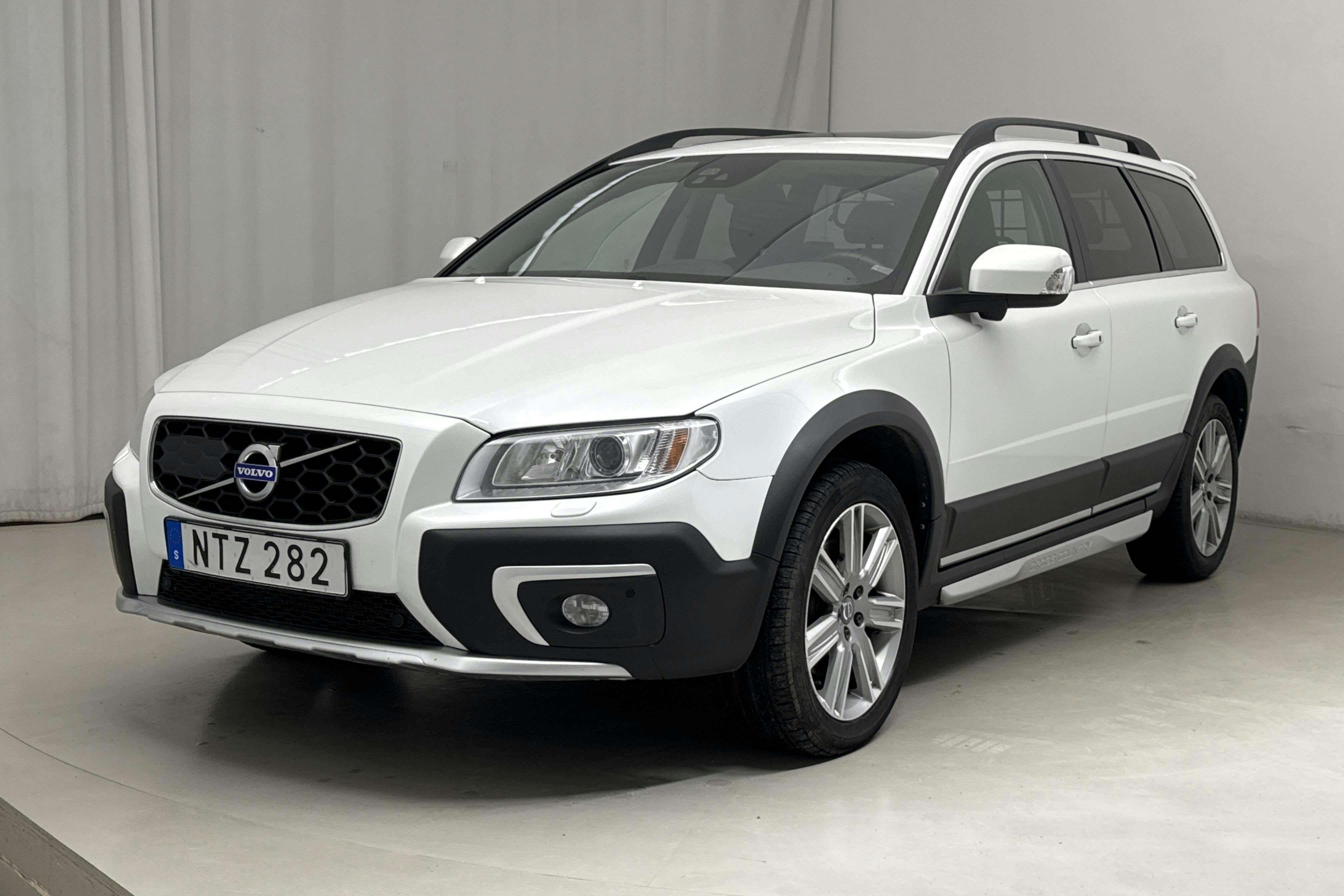 Volvo XC70 II D5 AWD (220hk) - 26 558 mil - Automat - vit - 2016