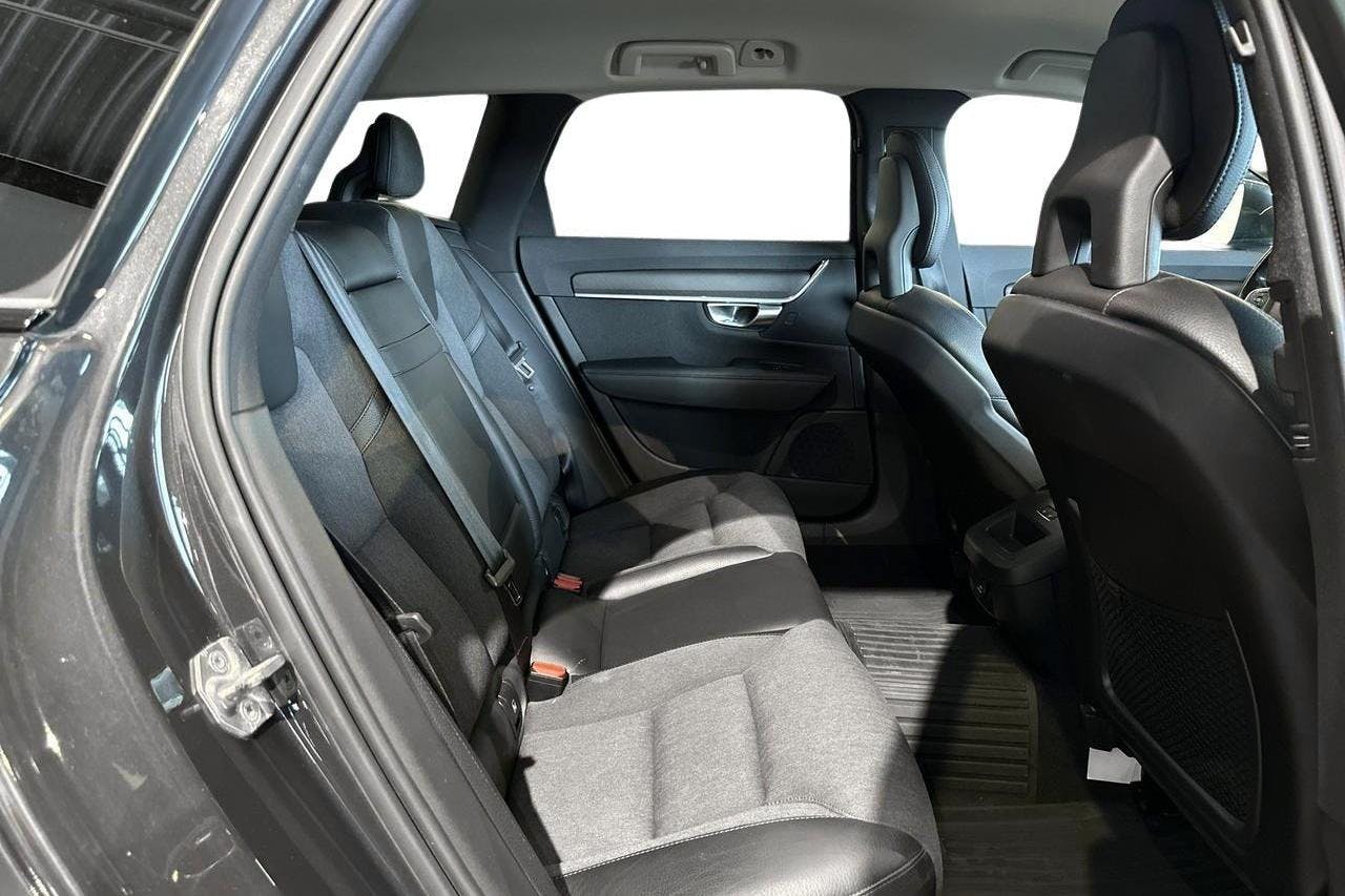 Volvo V90 D4 Cross Country AWD (190hk) - 18 014 mil - Automat - grå - 2018