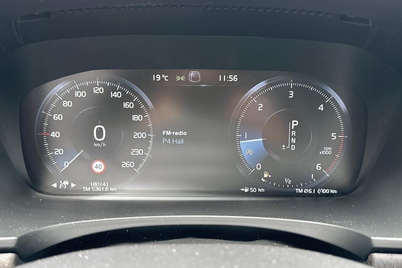 Volvo V90 D4 Cross Country AWD (190hk) - 18 014 mil - Automat - grå - 2018