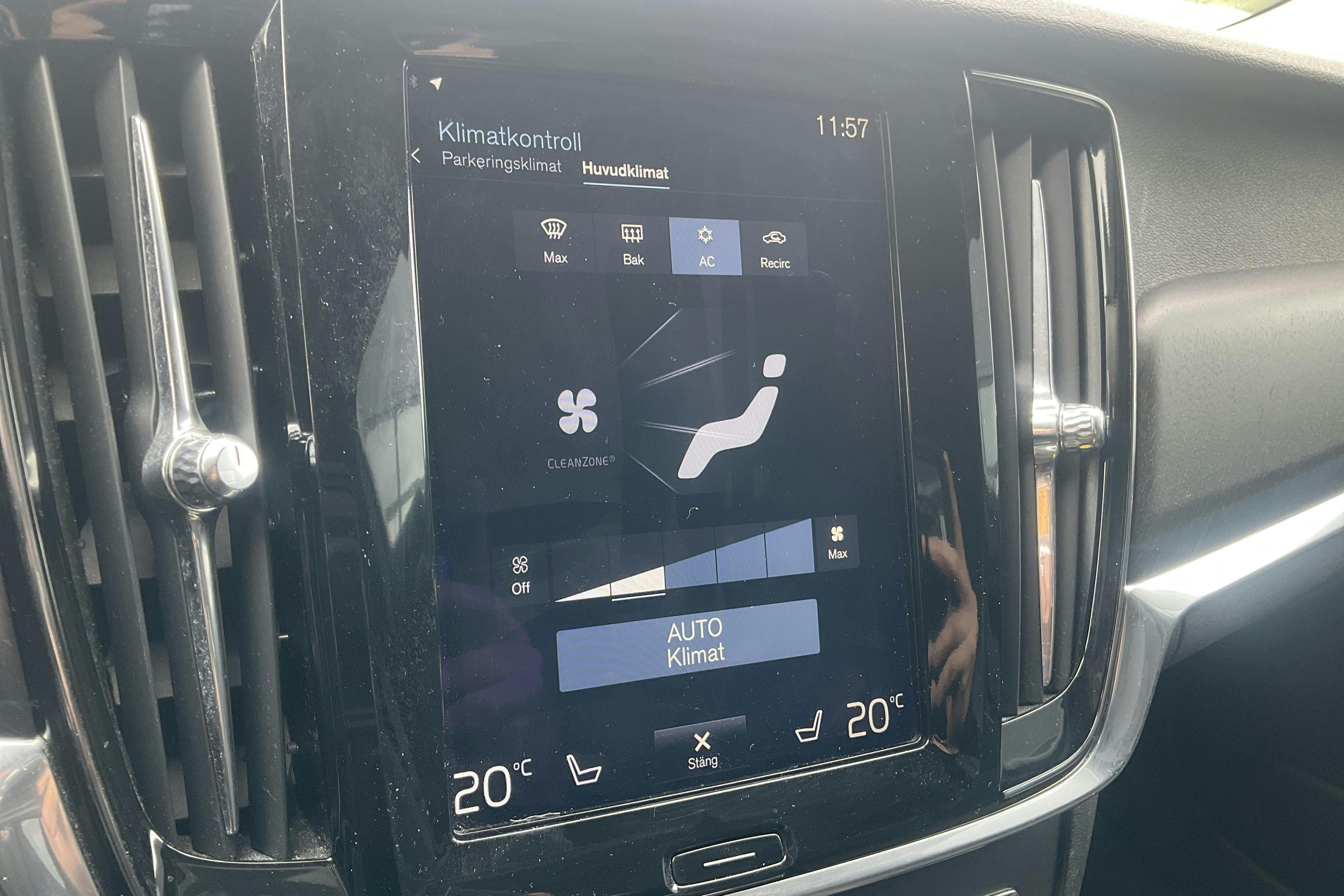 Volvo V90 D4 Cross Country AWD (190hk) - 18 014 mil - Automat - grå - 2018
