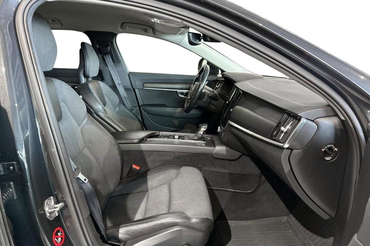 Volvo V90 D4 Cross Country AWD (190hk) - 18 014 mil - Automat - grå - 2018