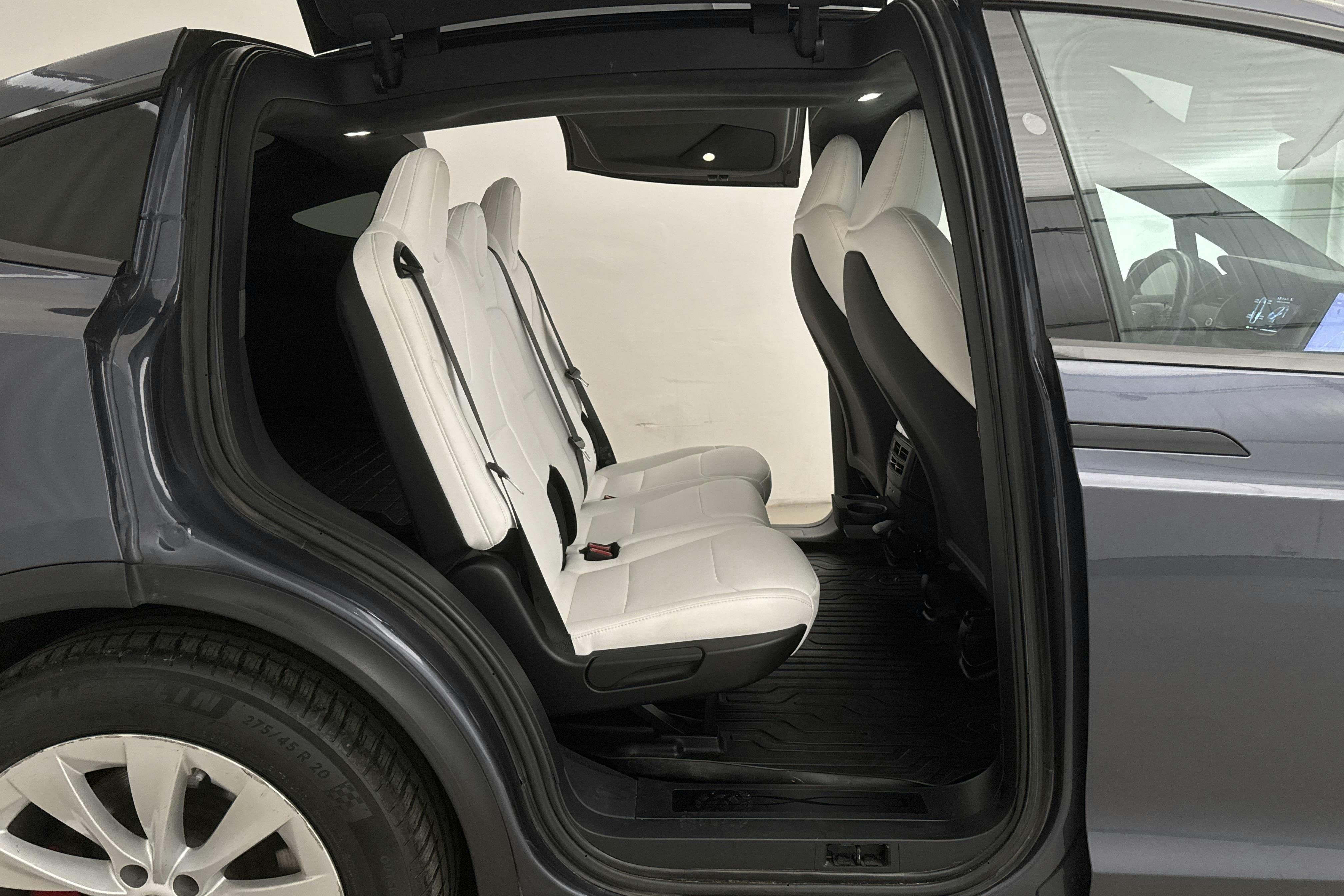 Tesla Model X Dual Motor Performance AWD - 9 837 mil - Automat - grå - 2020
