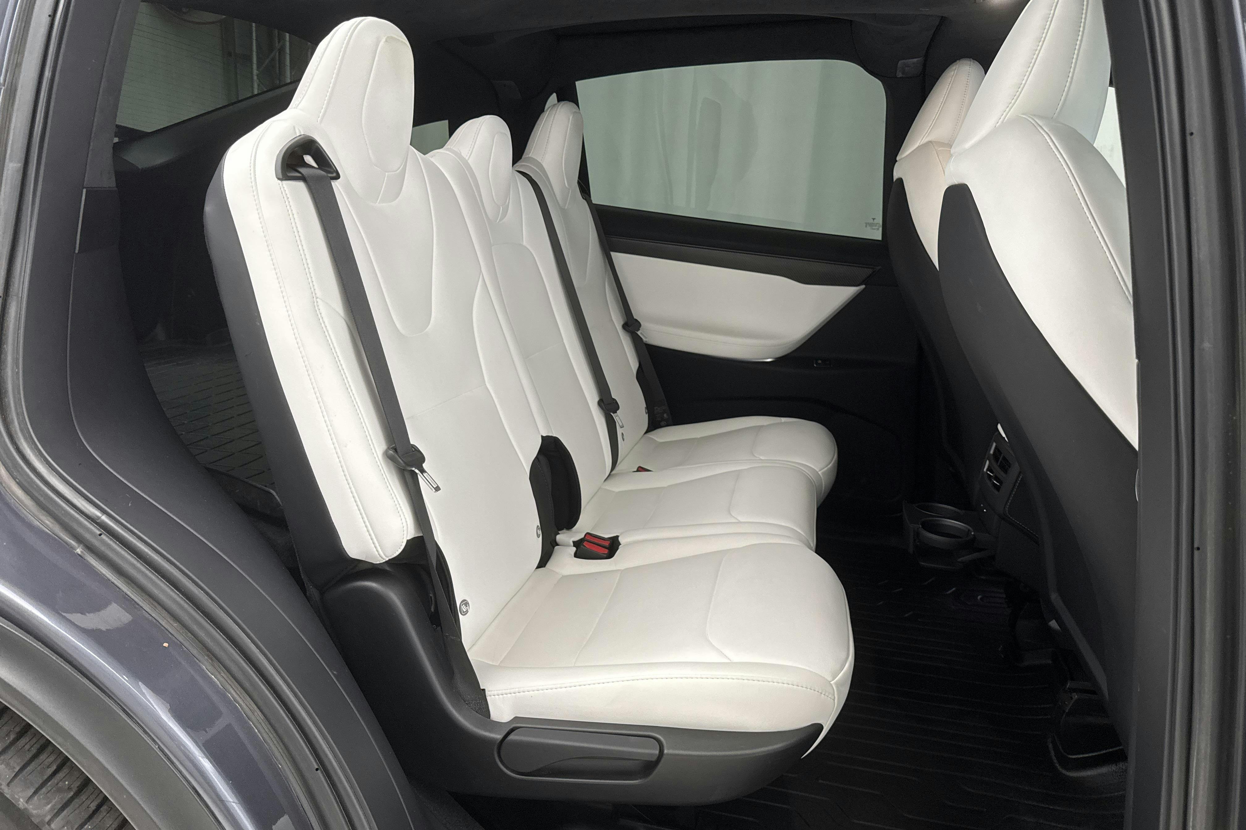 Tesla Model X Dual Motor Performance AWD - 9 837 mil - Automat - grå - 2020