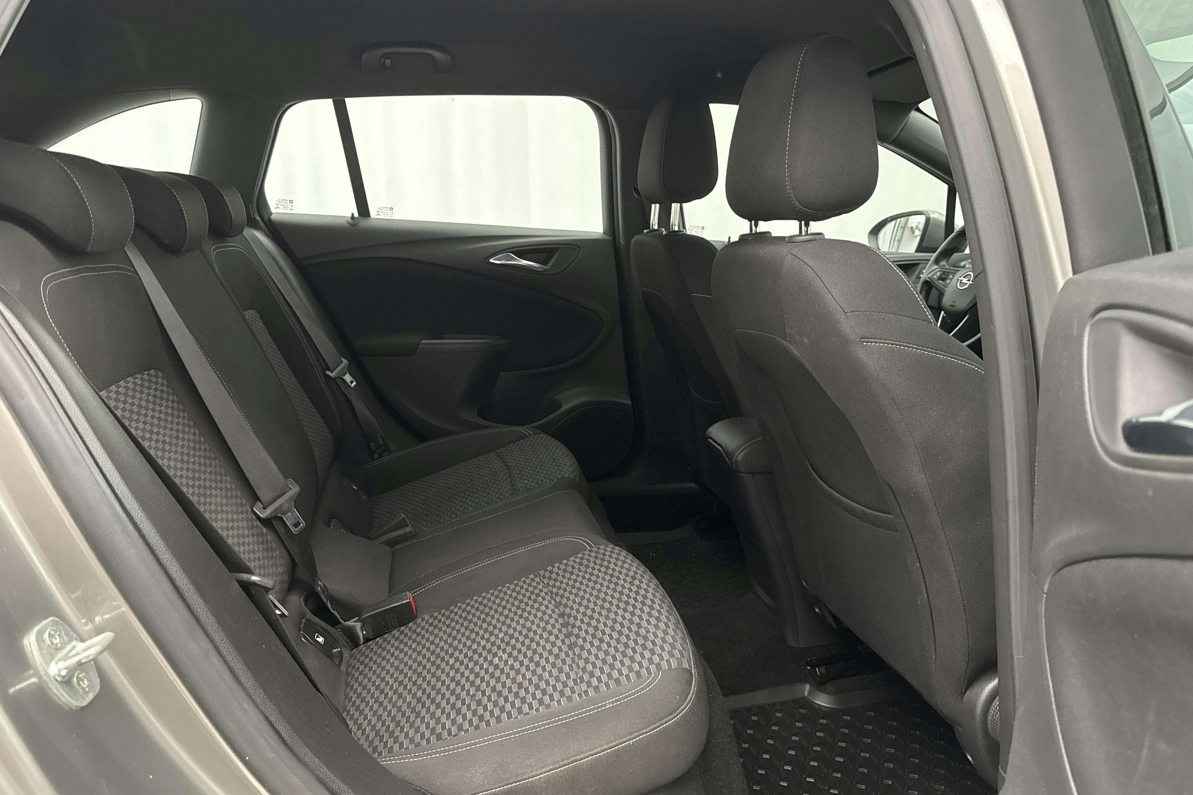 Opel Astra 1.4 Turbo ECOTEC SportsTourer (150hk) - 14 279 mil - Automat - grå - 2017