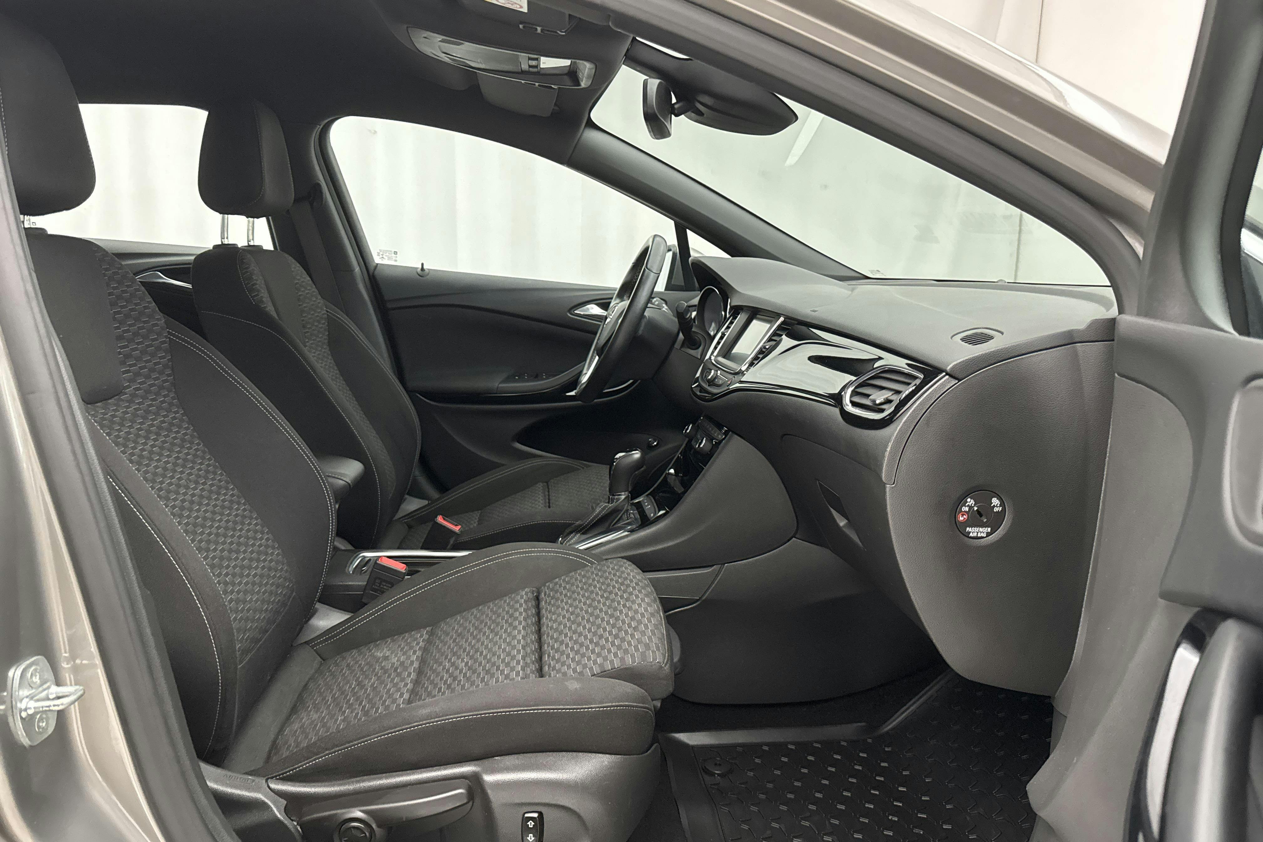 Opel Astra 1.4 Turbo ECOTEC SportsTourer (150hk) - 14 279 mil - Automat - grå - 2017