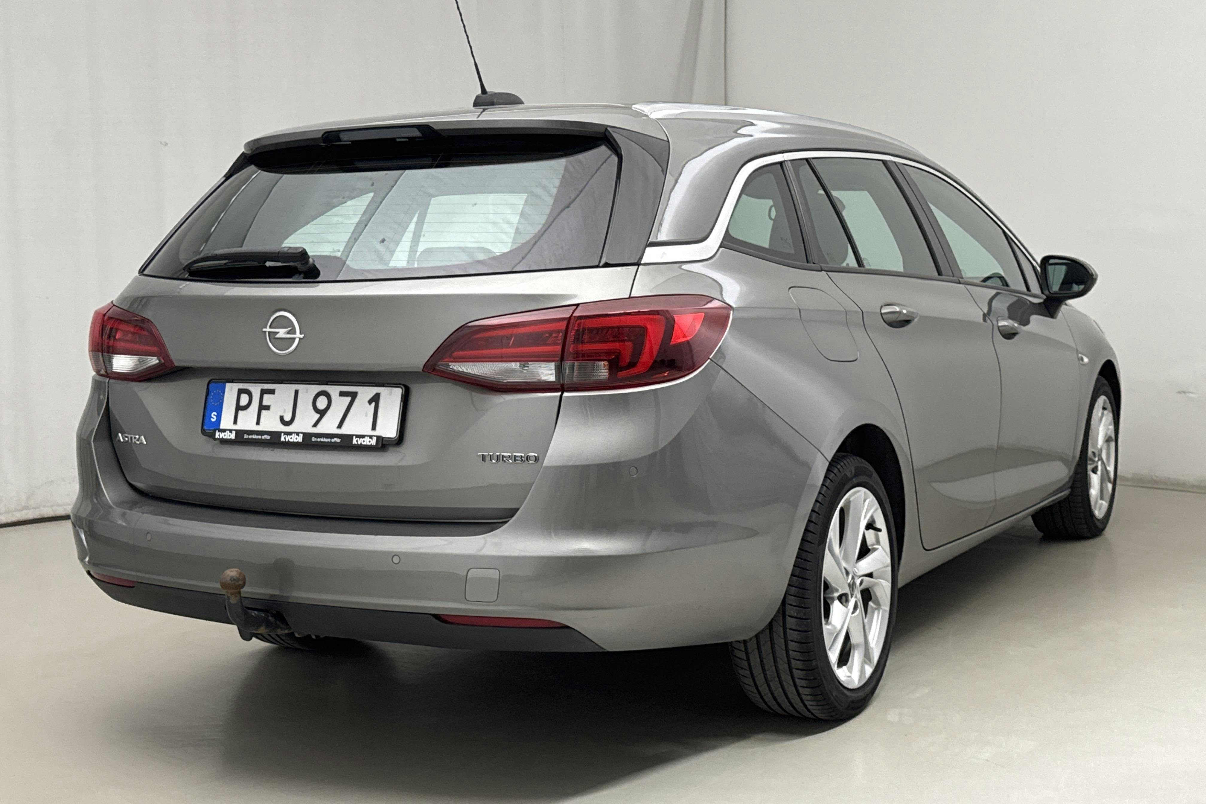 Opel Astra 1.4 Turbo ECOTEC SportsTourer (150hk) - 14 279 mil - Automat - grå - 2017