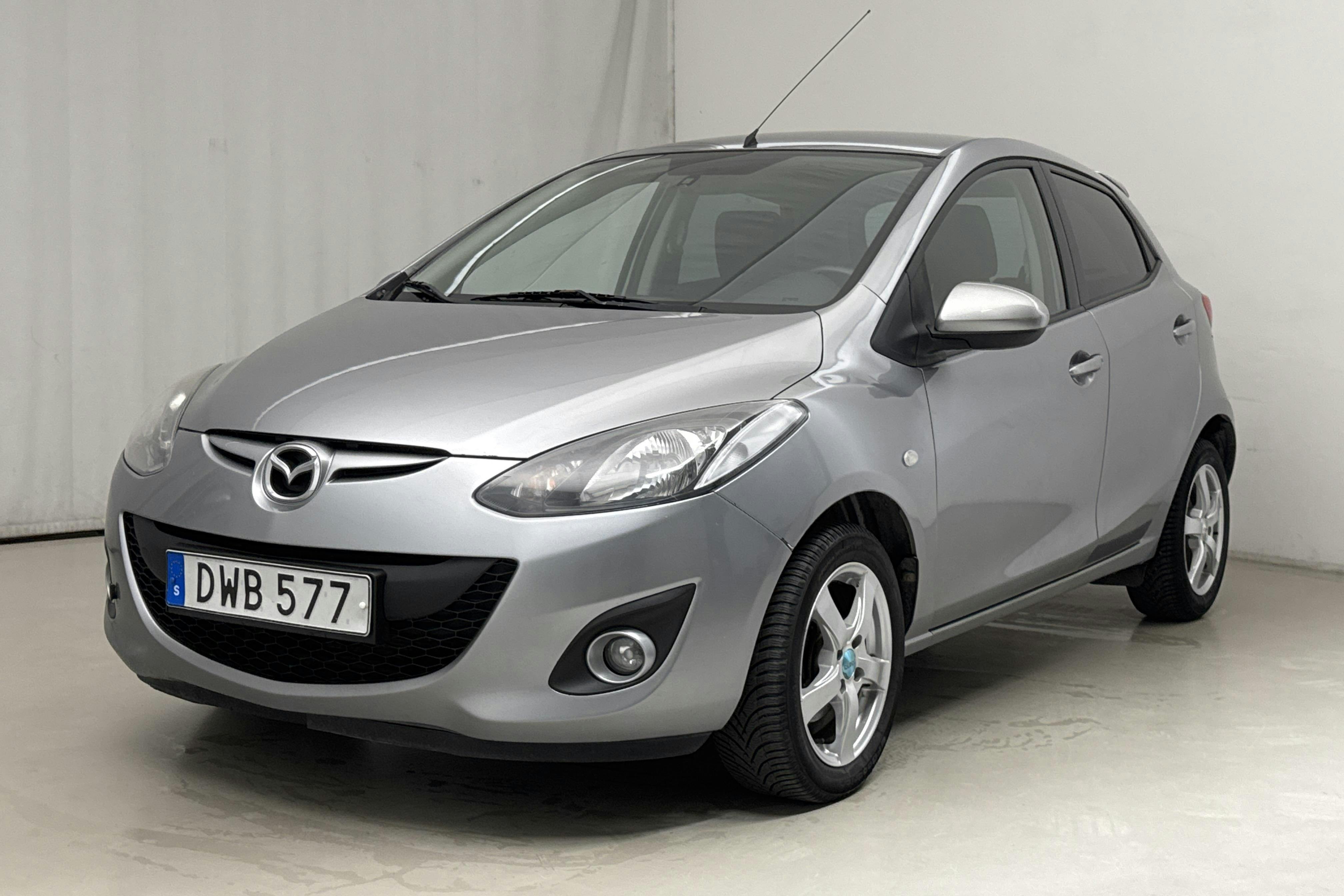 Mazda 2 1.3 5dr (84hk) - 14 448 mil - Manuell - grå - 2015