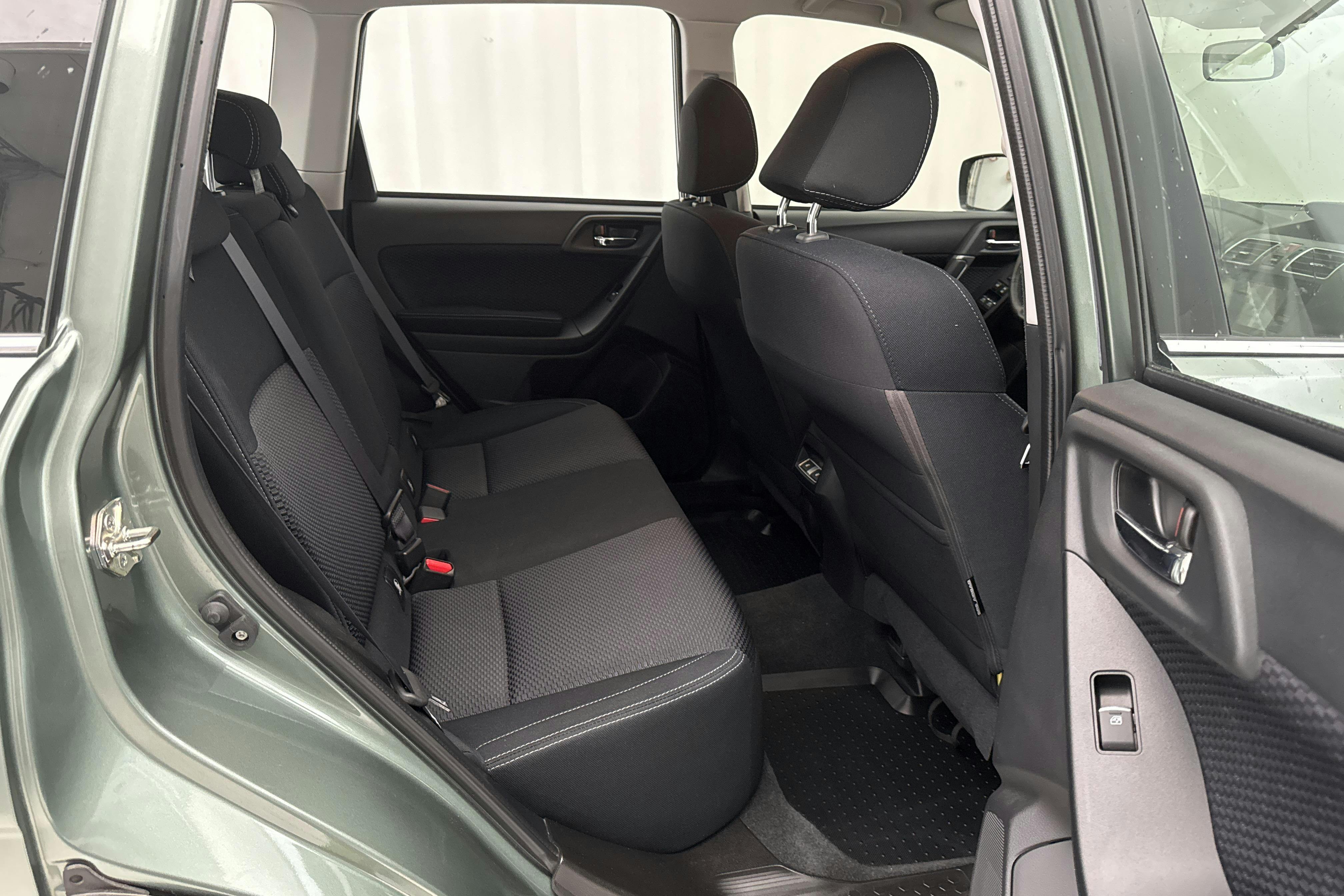 Subaru Forester 2.0 (150hk) - 2 944 mil - Automat - Light Green - 2016