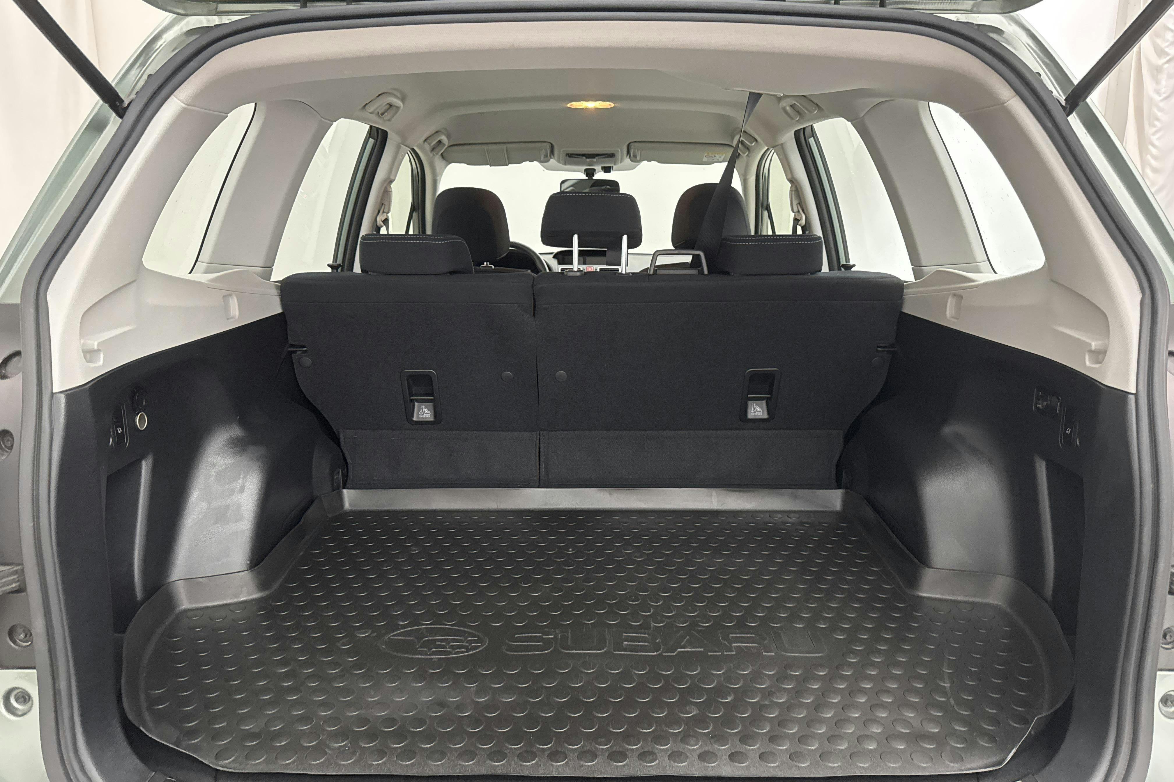 Subaru Forester 2.0 (150hk) - 2 944 mil - Automat - Light Green - 2016