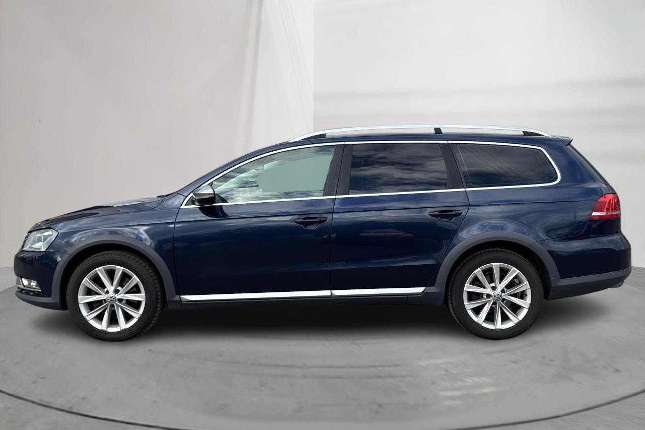 VW Passat Alltrack 2.0 TDI BlueMotion Technology 4Motion (177hk) - 13 817 mil - Automat - Dark Blue - 2014