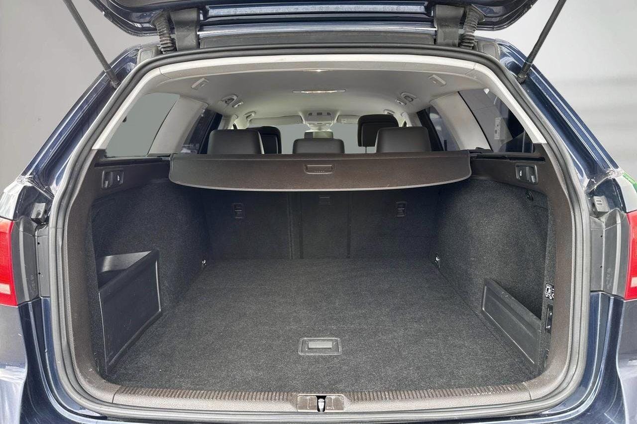 VW Passat Alltrack 2.0 TDI BlueMotion Technology 4Motion (177hk) - 13 817 mil - Automat - Dark Blue - 2014