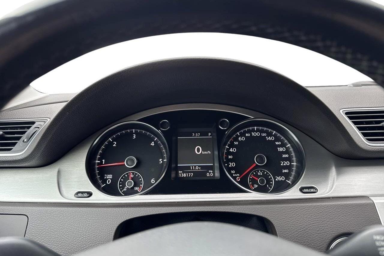 VW Passat Alltrack 2.0 TDI BlueMotion Technology 4Motion (177hk) - 13 817 mil - Automat - Dark Blue - 2014